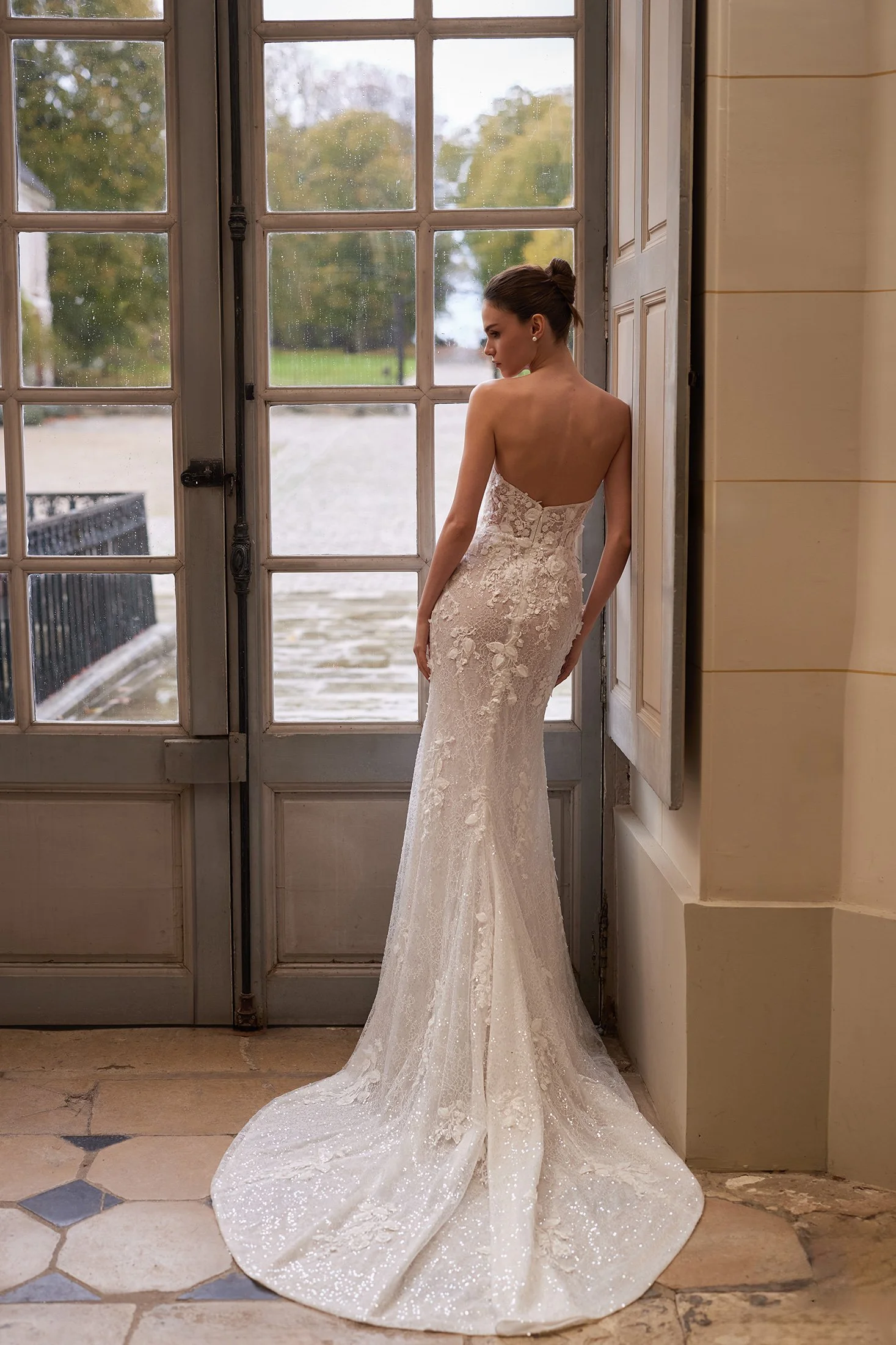 695f84d037419dd445714afb_Model-541-Lorena-2.jpg