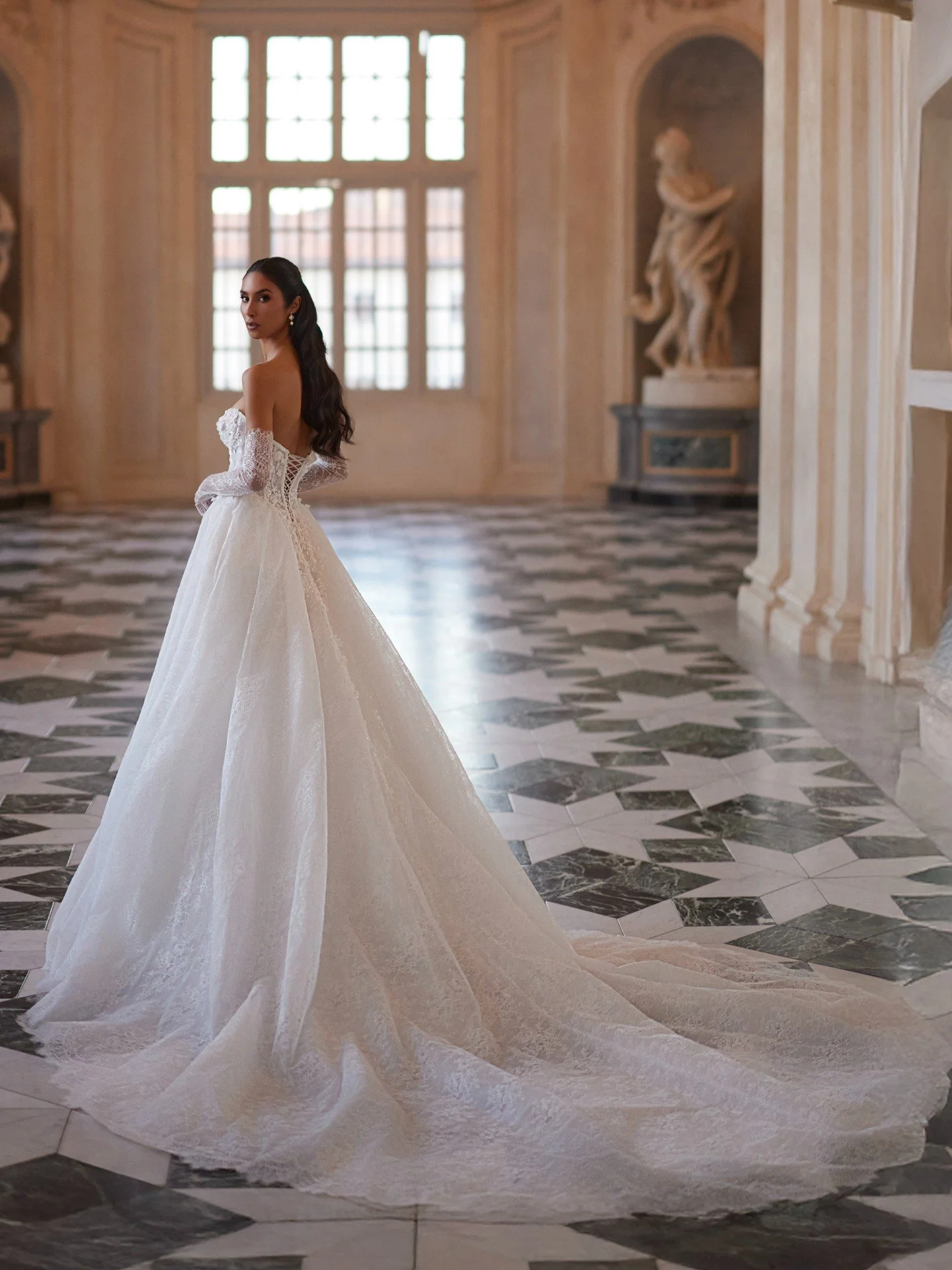 3-estelle-romantic-wedding-dress-a-line-cathedral-train-sweetheart-neckline-with-lace-detail-bridal-gown-dominiss-couture-arcana-dominii-10113200.jpg
