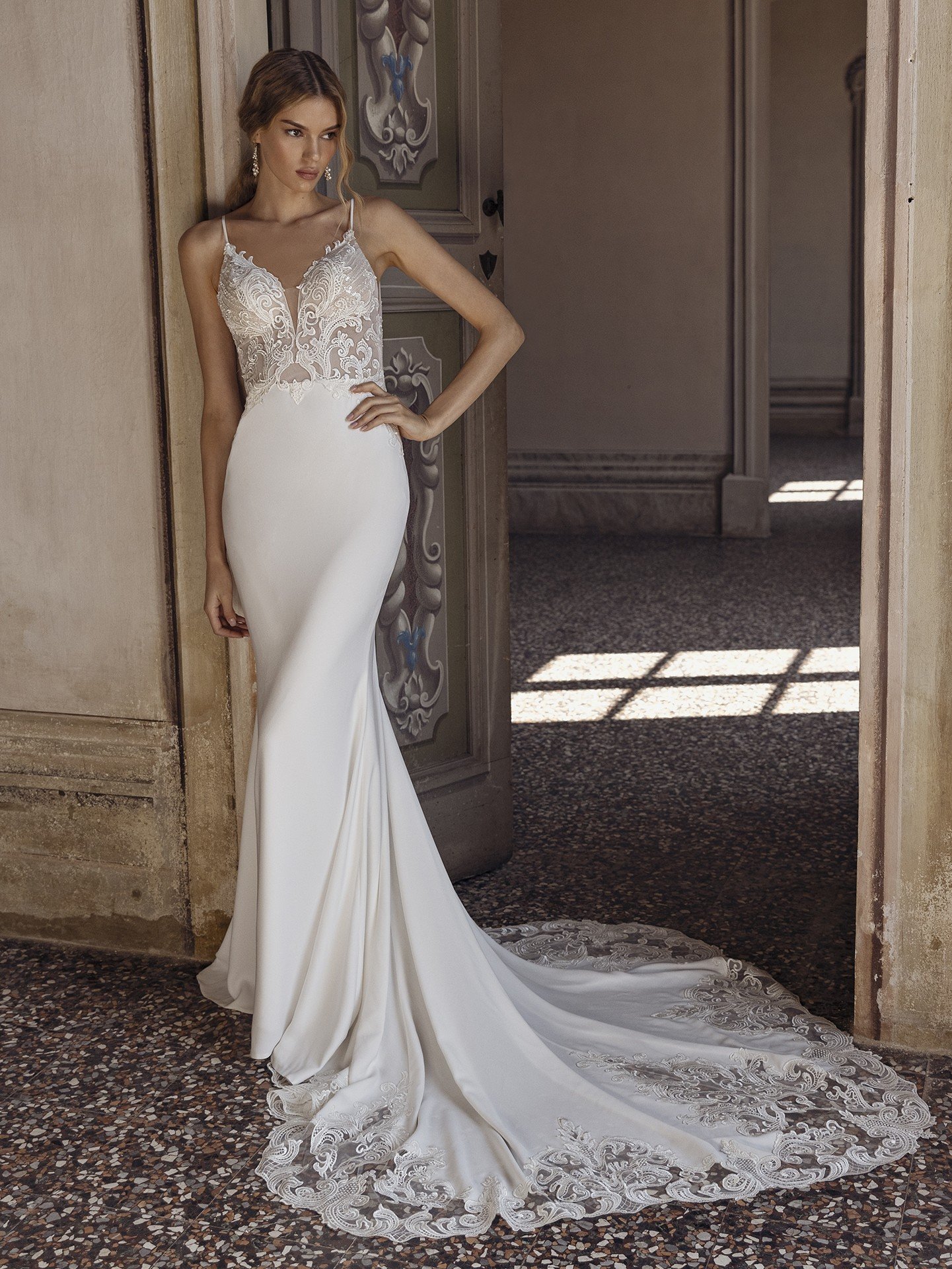 9_svadebnoe-platie-dominiss-WISHNESS-dlinnoe-aivori-883.jpg