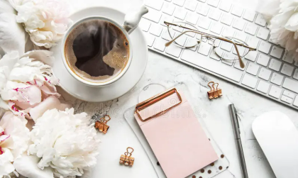 The 10 PM Email: Why Your Florist Should Be Your Easiest "Yes"