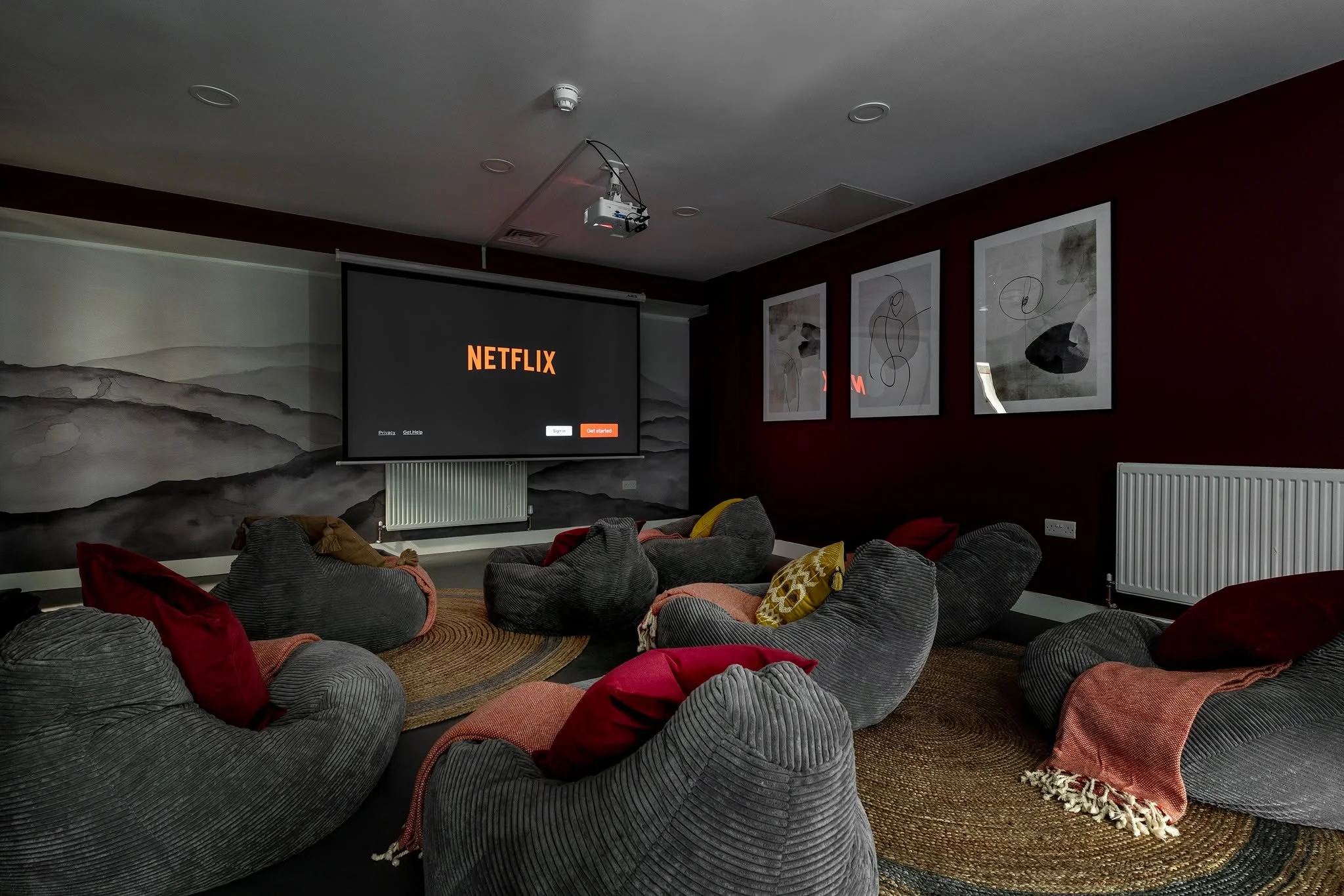 🎬 Cinema night, anyone?
Cooler evenings = the perfect excuse for a film night!
At Bailrigg Student Living, you can book the Cinema Room for you and your flatmates, grab your snacks, pick a theme (spooky, silly, or rom-com?) and settle in for a cosy 