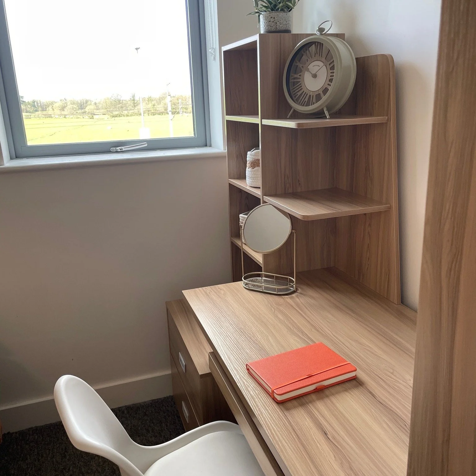 We have some of the largest student rooms available in the whole of Lancaster. 

Our Super Deluxe Suites are available to book for 26/27 and they are fantastic. 🛌🏘️
Each Super Deluxe bedroom is between 18-19sqm and the flats come with 
a generous s