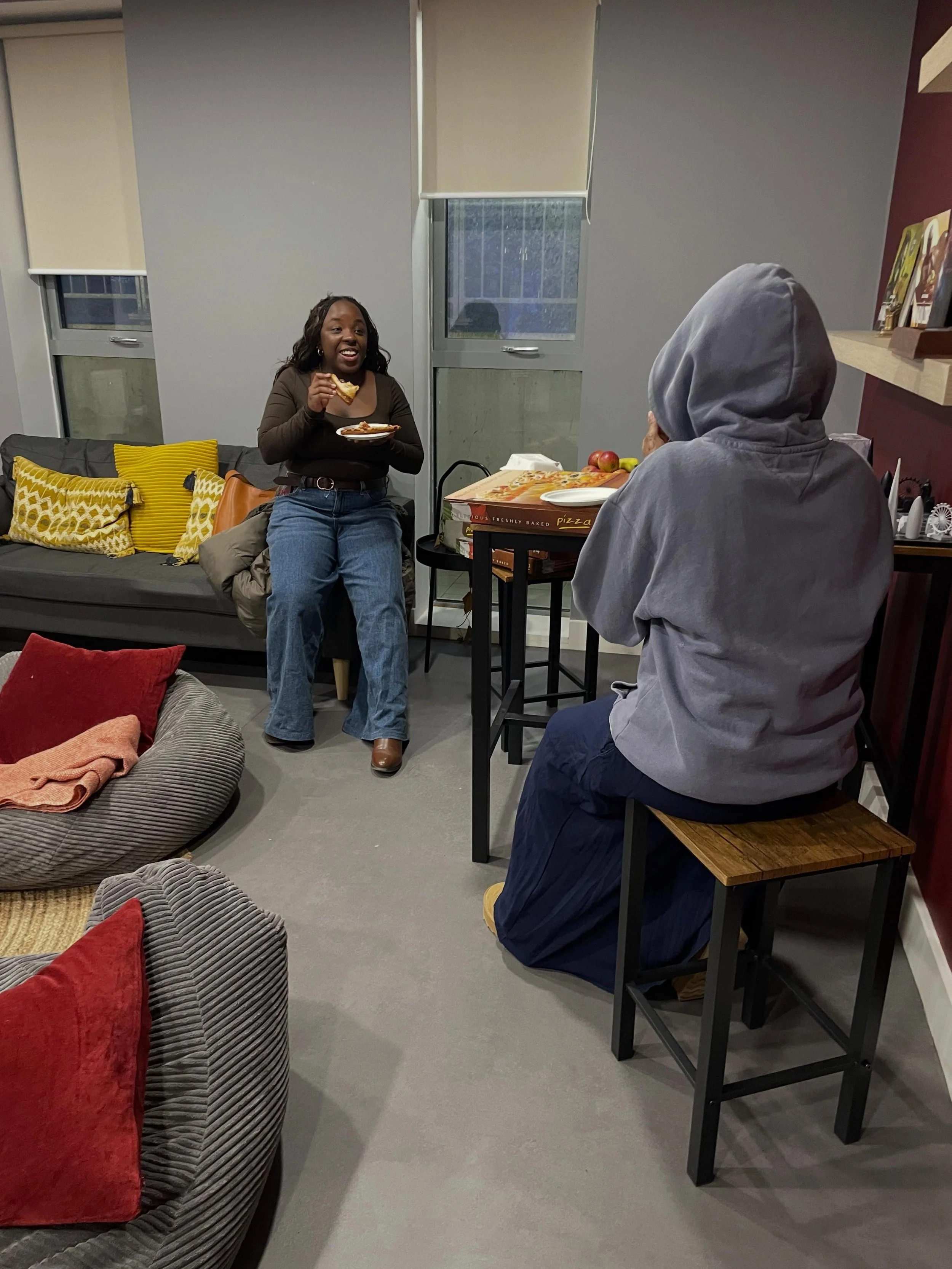 Choosing the right flatmates can seriously shape your uni experience.

The last thing you want is to end up living with people who have totally different routines, habits, or ideas about what &ldquo;clean&rdquo; means. Before you agree to share a spa