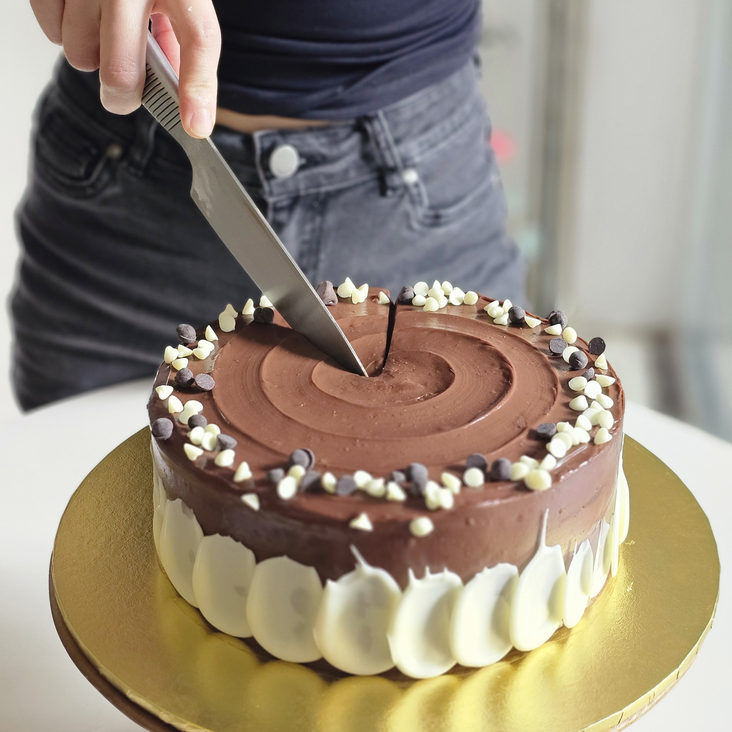 Chocolate Vanilla Cakes - Chocolate Sandwich