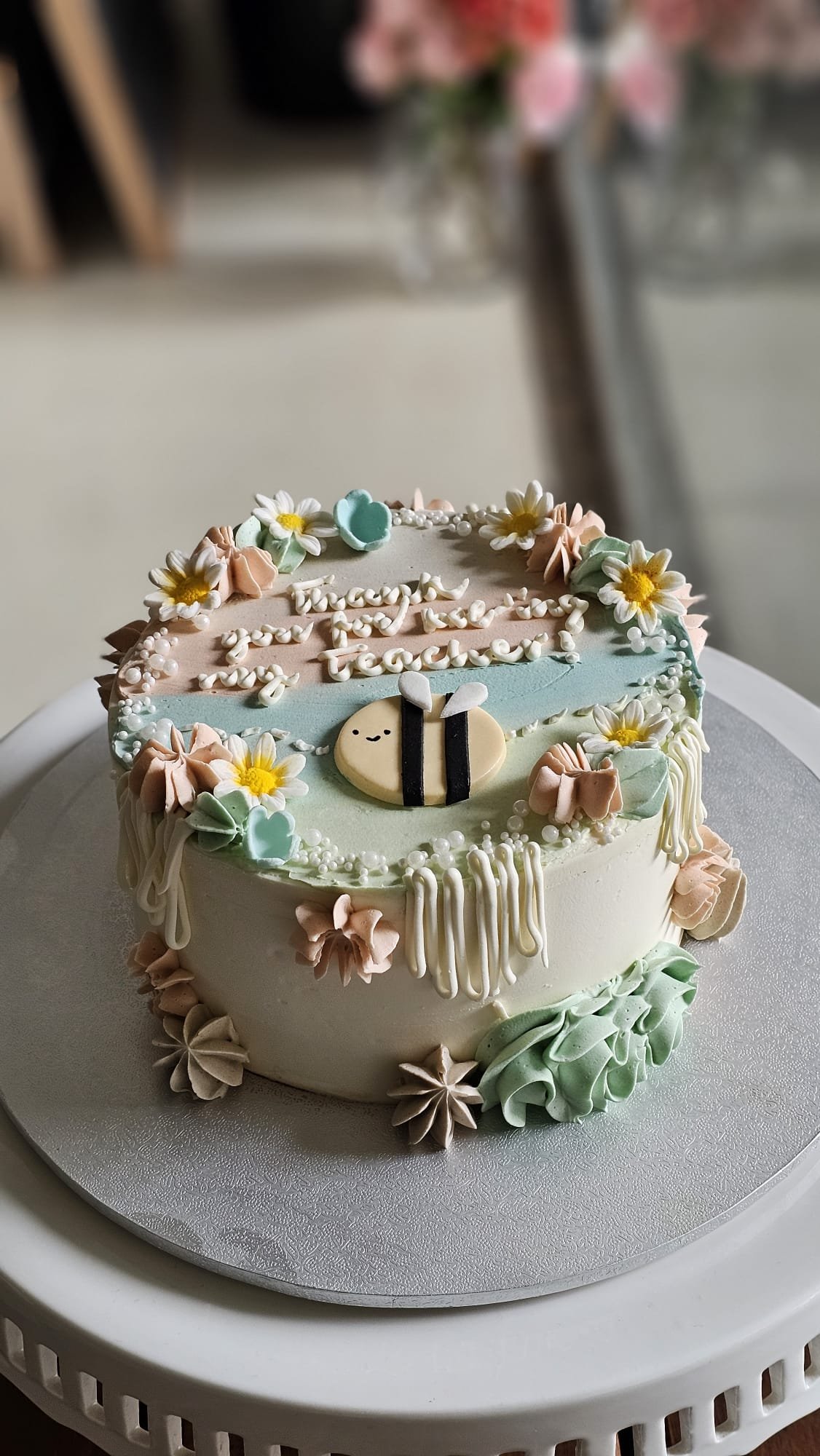 Image 26: Bee Cake