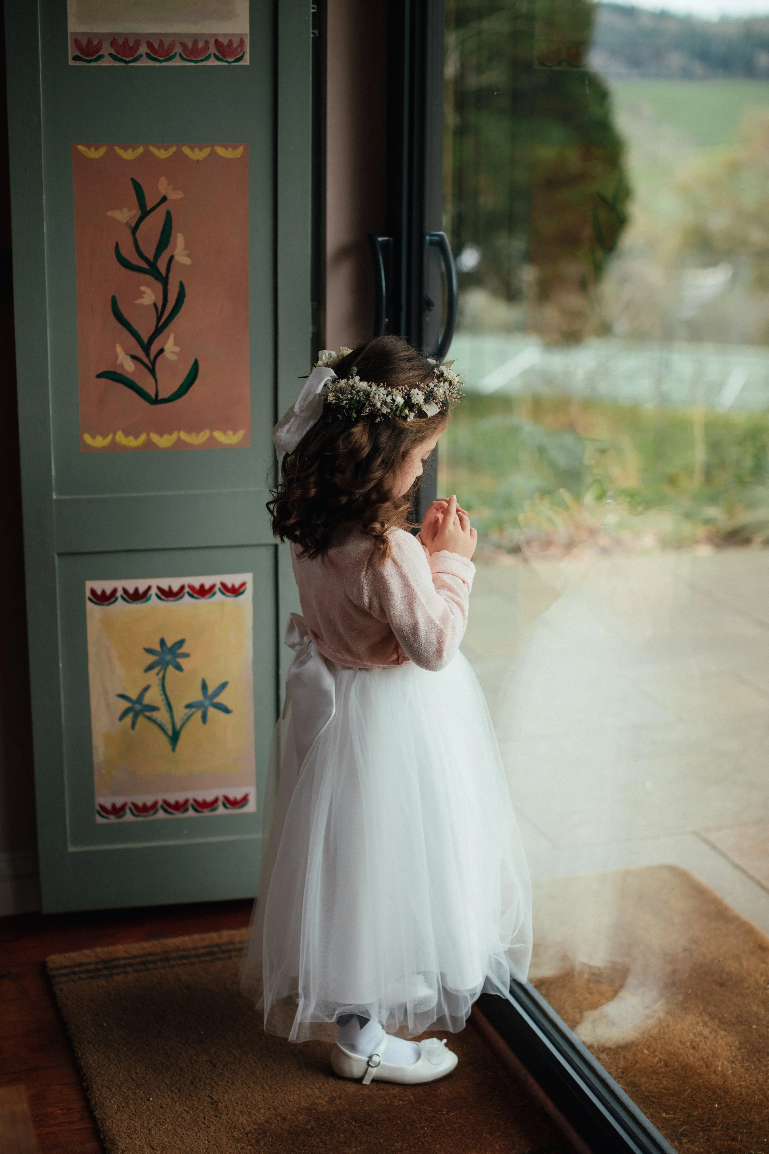 A sense of home - cosy winter wedding at Glebe House