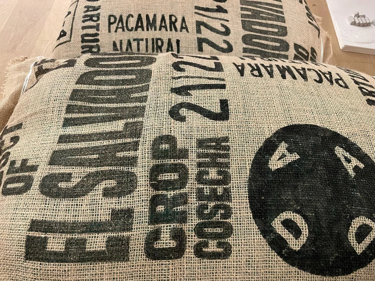 El Salvador is celebrating 201 years of independence today! We are celebrating our first!

We believe that our approach, where we, the coffee producer is in direct contact with the consumer, allows us to manage and control the entire supply chain in 