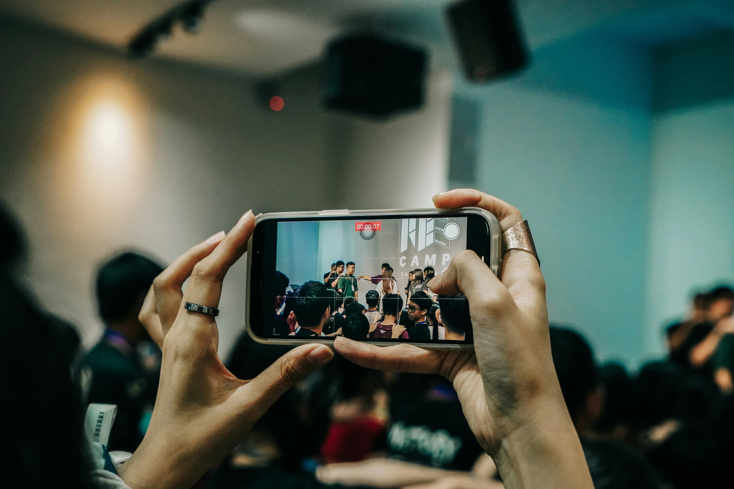 Community building as a business model for publishers in Europe