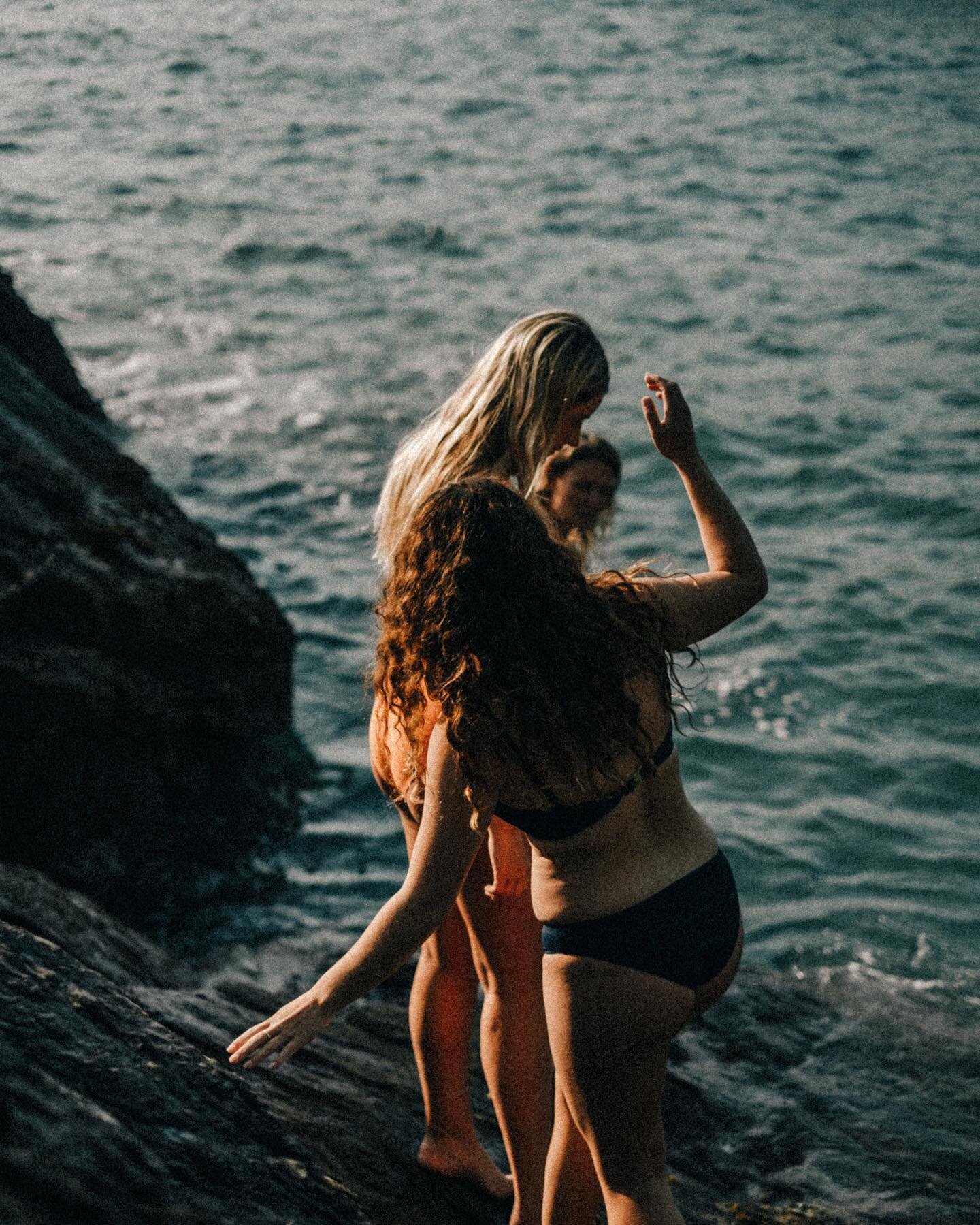 Sol and Sea
The season salt and sun adorn our bodies
Each day a kiss from the sun, the taste of salt
The time to play
To discover with those you love, this feeling... this sense
The sheer intoxication of being alive

Swimmers: @maddyjonees @milla.mag