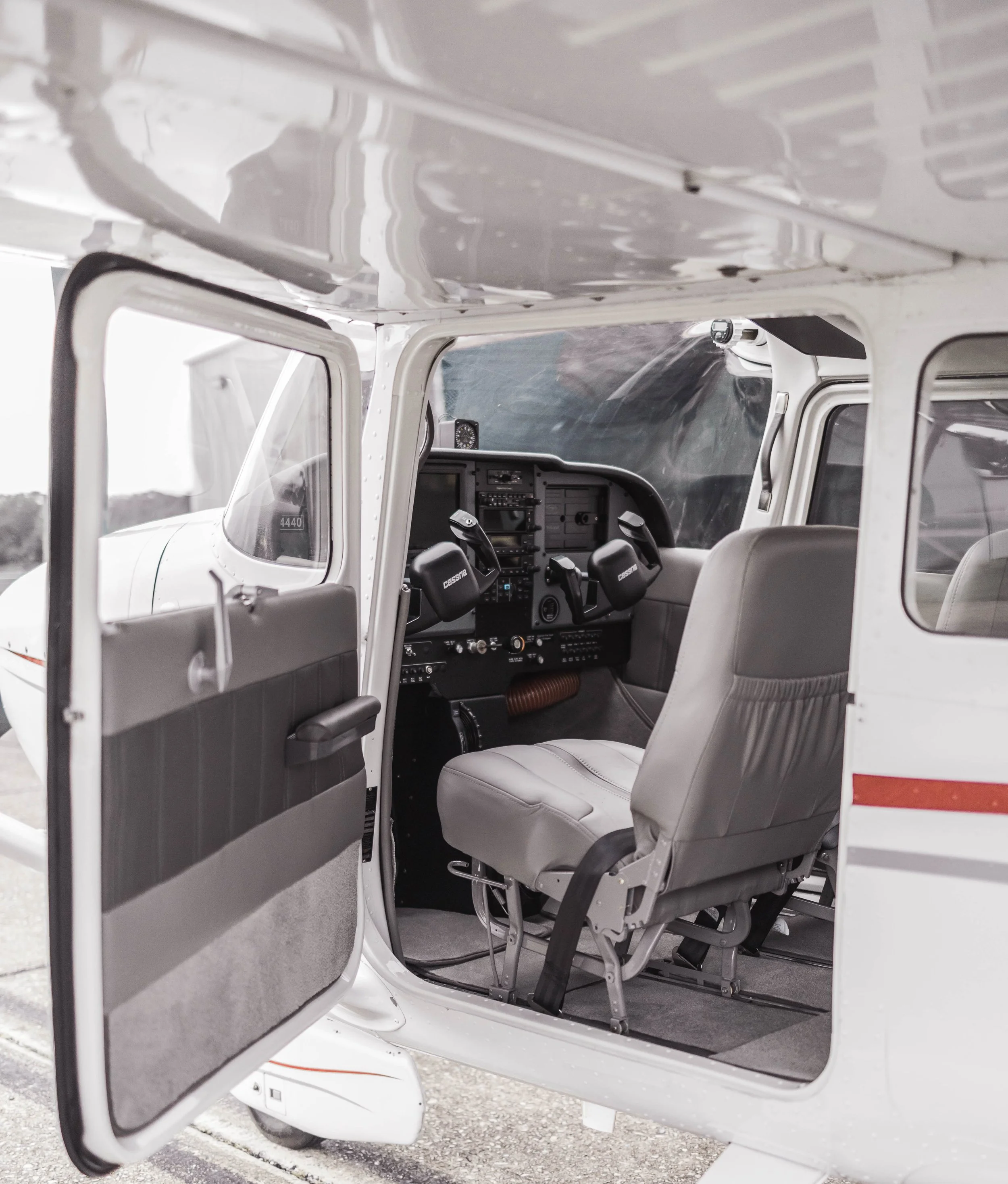 Embry Riddle C172 Interior Cessna 172K Gallery — Acadiana Aircraft Interiors