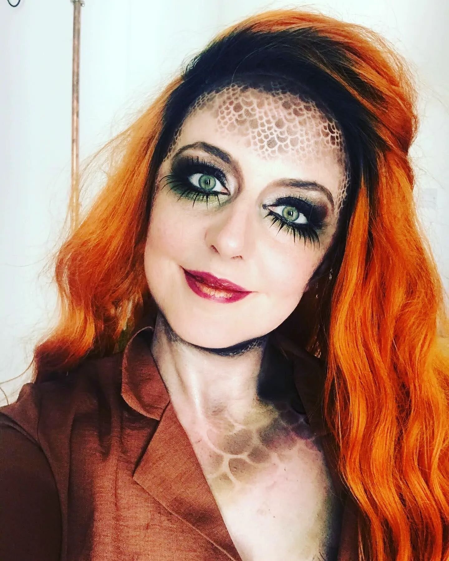 BTS of the Mermaid shoot 🧜&zwj;♀️ ...THIS WAS THE MOST FUN DAY!! 

Didn't want to take it off so jumped in the car and picked up the take away like this 😂

You can watch/ listen to 'The Mermaid &amp; The Sailor'featuring bewitching guest vocals fro