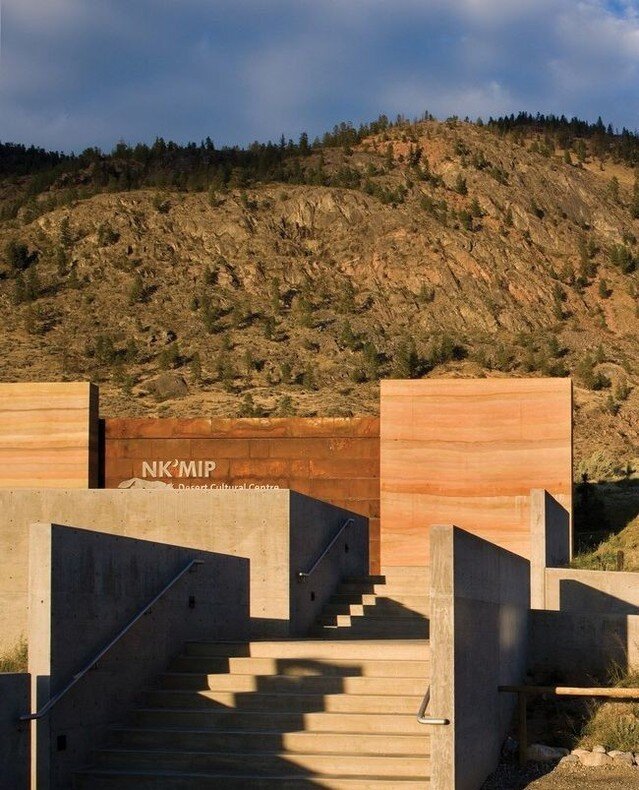 Project: Nk&rsquo;Mip Desert Cultural Centre⁠
Architect: @dialogdesign⁠
Photographed by: @nic.lehoux⁠
⁠
The Nk&rsquo;Mip Desert Cultural Centre is designed to be a specific and sustainable response to the building&rsquo;s unique context&mdash;the unu