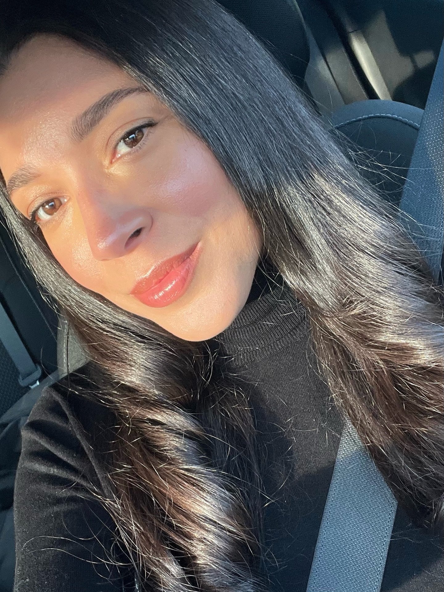 Si me empezaste a seguir en los &uacute;ltimos d&iacute;as, probablemente fue por un reel donde muestro mi cara a los 29 y a los 39.
 
Bienvenida. Me alegra que est&eacute;s aqu&iacute;.
 
Ese reel gener&oacute; de todo &mdash; curiosidad, halagos, e