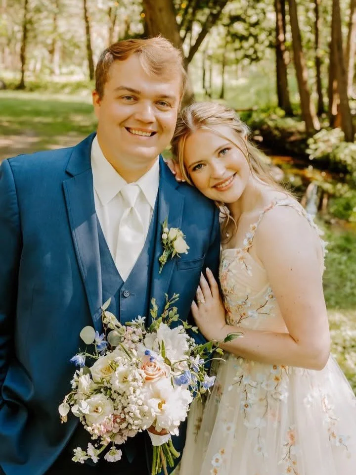 Anika is giving wildflower princess in her @maggiesotterodesigns Zephyrine dress🤍 All of her best ladies found their dresses with us as well and we couldn&rsquo;t be more honored!! 🩷🧡💛💚🩵💜🤍 

Also, shoutout to @cheryls_alterations for the beau