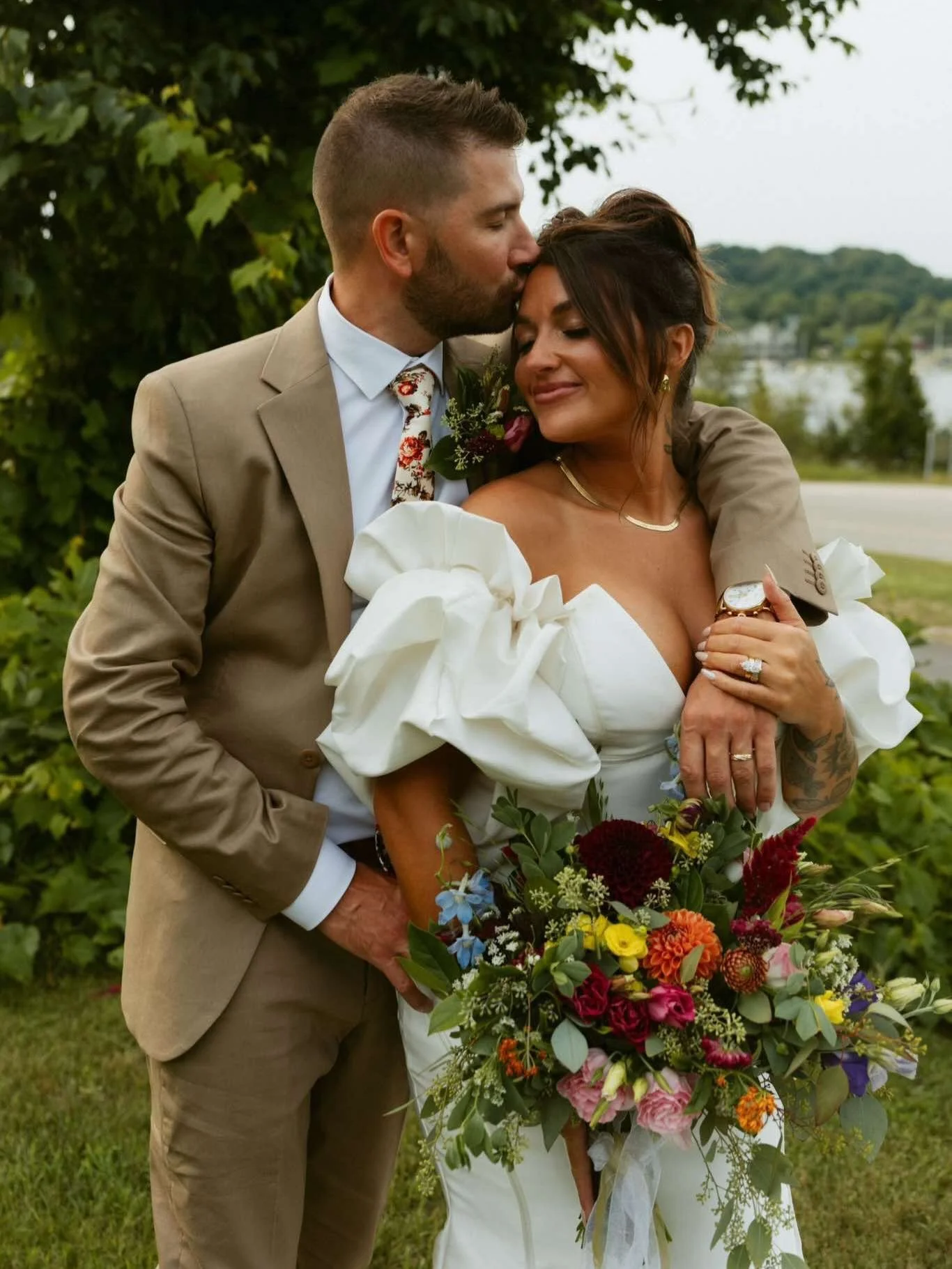 ✨Megan &amp; David✨ Iconic look of the summer award goes to Megan who absolutely rocked these bold custom puffer sleeves! While working with Megan, it was clear she wanted a fun, statement sleeve &amp; our partner seamstress, Kayla Winchell, brought 