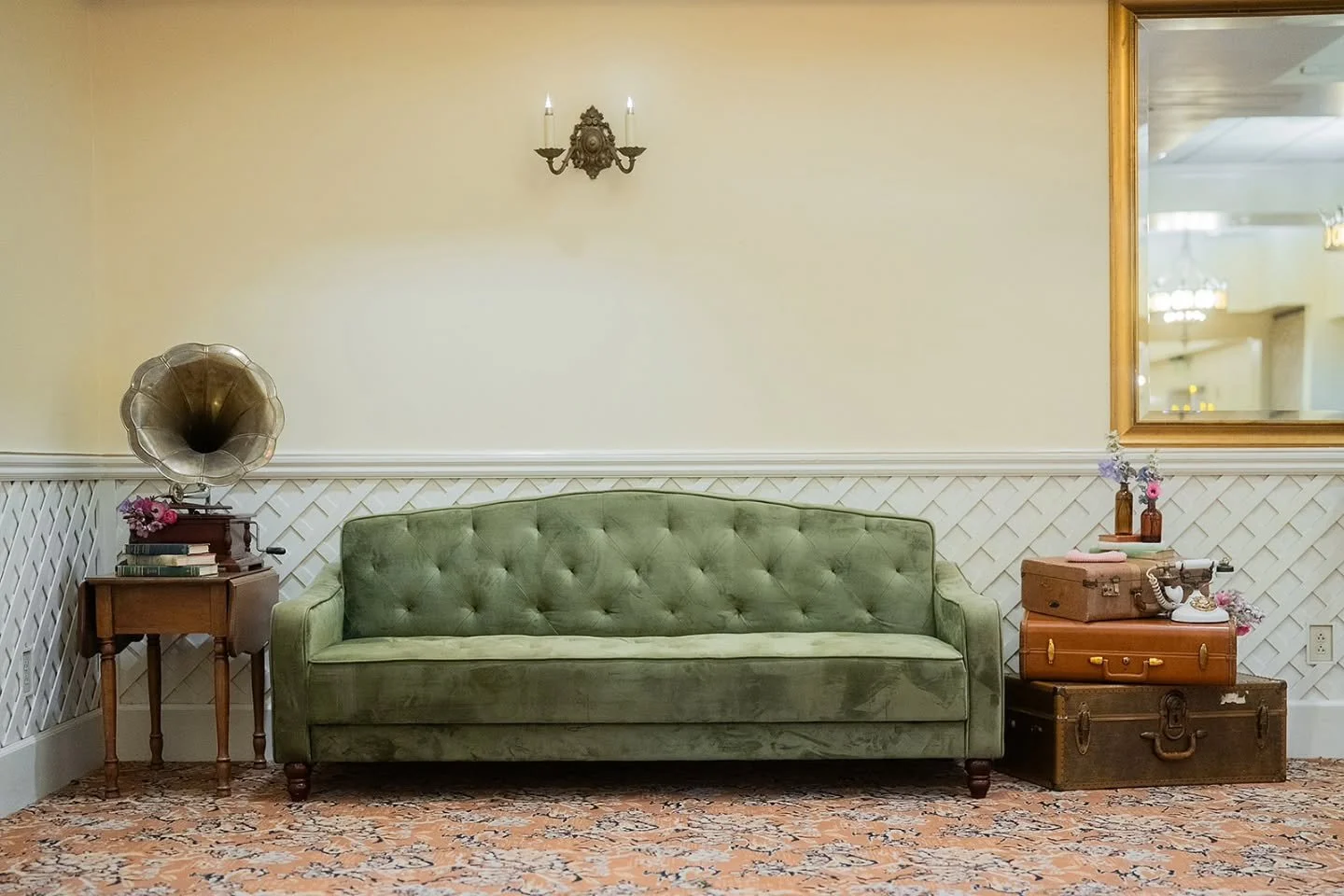 Creating inviting spaces with beautiful details! This charming lounge area, complete with a vintage gramophone and suitcases, added such a unique touch to the celebration at Ashland Springs. 
#WeddingLounge #VintageVibes #AshlandSprings #RoguePicn