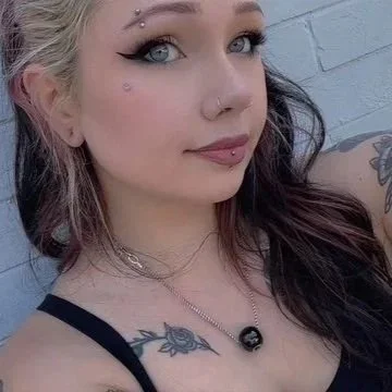 Caitlin Howard - Tattoo Artist