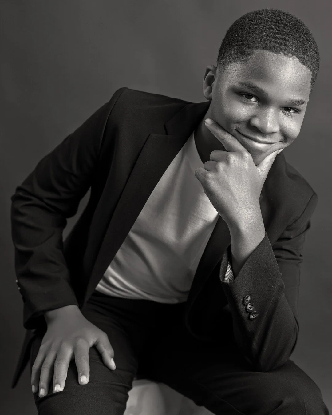 Portraits of your kids should be timeless, meaningful and show personality.
#portriat #portraitphotography #studio #studiophotography #carync