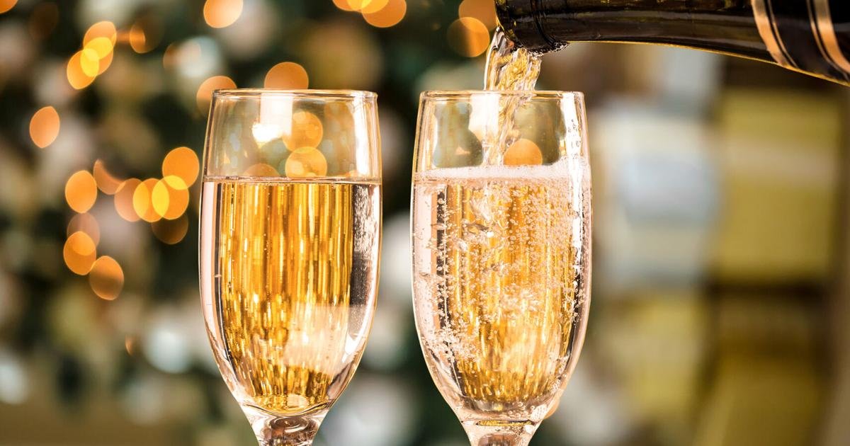 Gather your friends and indulge in our exclusive Prosecco special at the Royal Oak every Friday and Saturday from 5 to 7 pm. For just &pound;19 a bottle, enjoy bubbly bliss and toast to the weekend! 🥂 

#RoyalOakProsecco #FizzFriday #WeekendVibes #B