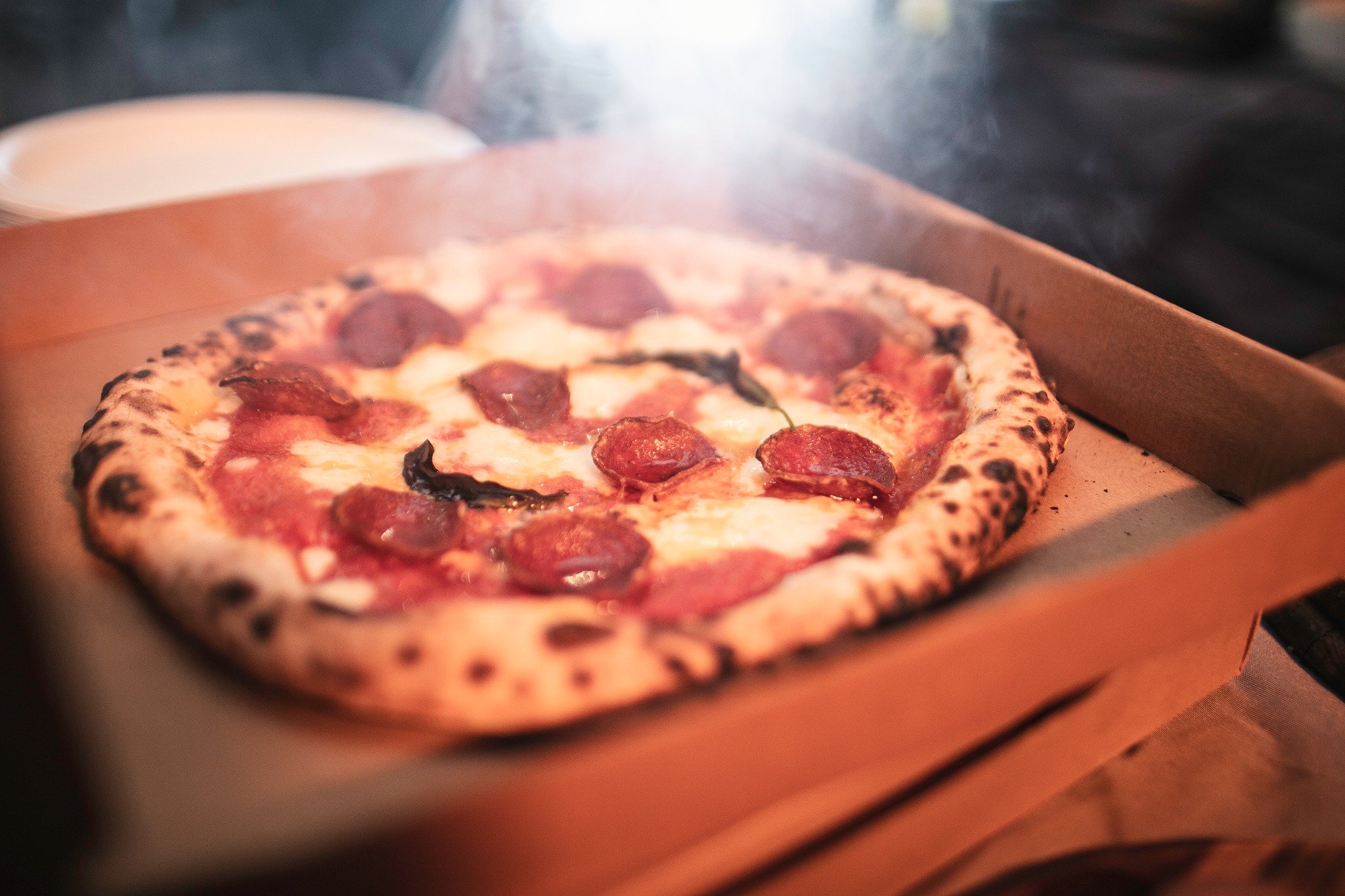 Don't miss out! @theslowdoughpizzaco returns on Tuesday night from 5.30pm, it's seriously great pizza! Wednesday marks the comeback of @adamspubquiz Watfords, best quiz! Book your spot now! 

#RoyalOakPizzaNight #SlowDoughPizzaCo #AdamsPubQuiz #BookN