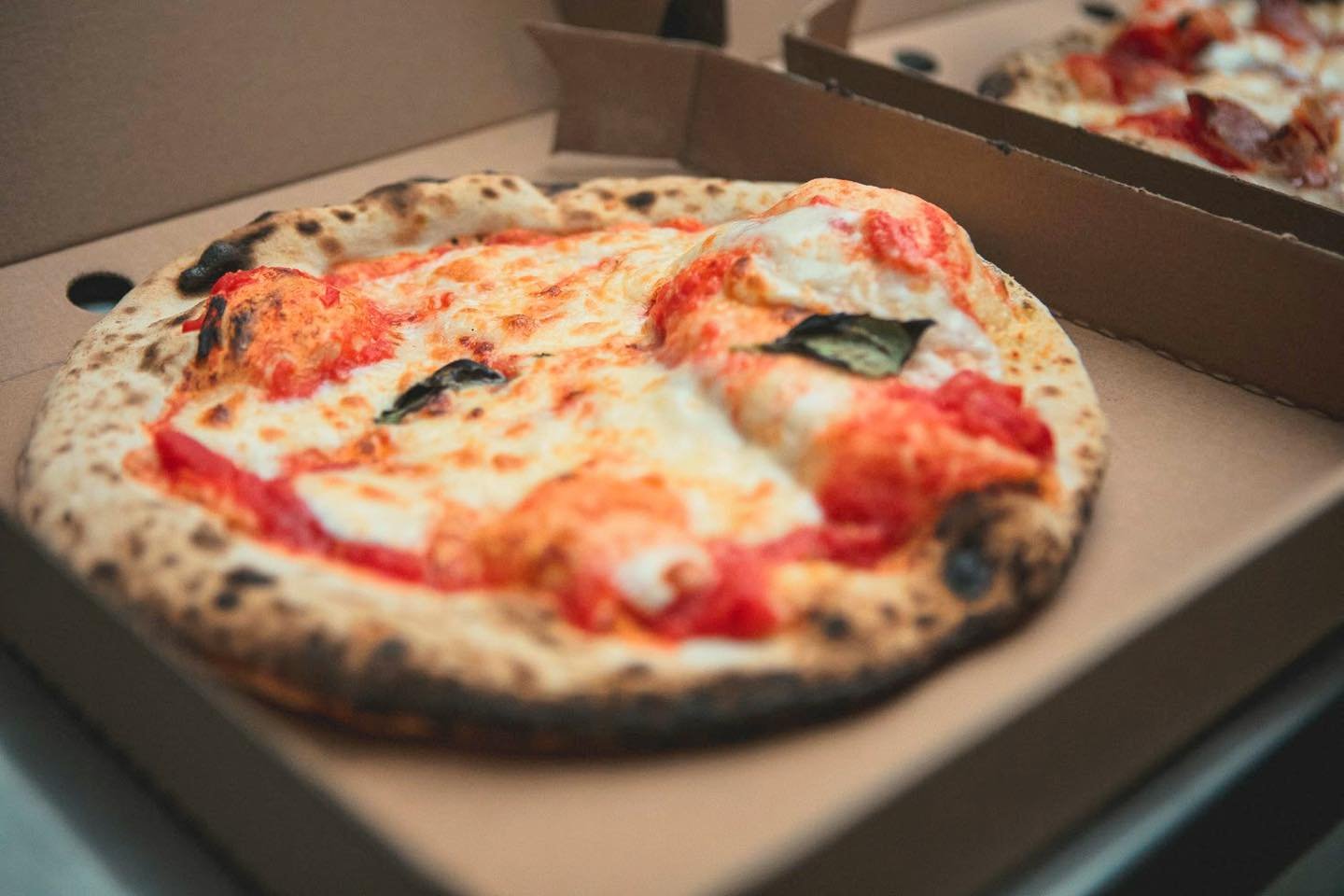 Tonight, the Slow Dough Pizza Co. returns to The Royal Oak from 5:30 pm onwards! 🍕 Don't miss out on the chance to grab a slice of deliciousness with us!

#RoyalOak #SlowDoughPizza #PizzaNight #PizzaTime #PizzaLovers #PizzaParty #WoodFiredPizza #Tas