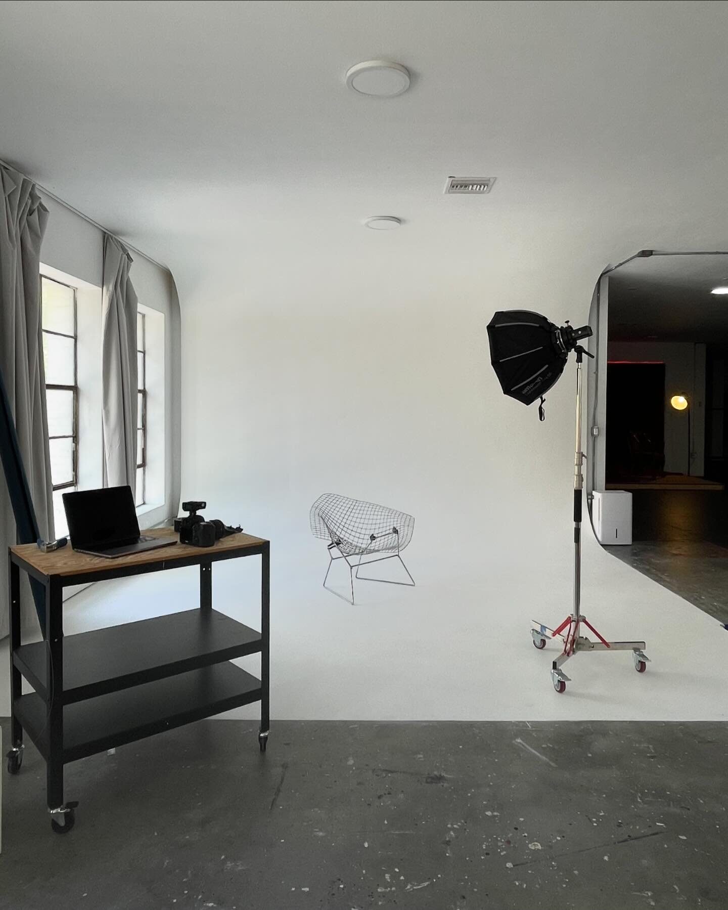 Roll in, set up and start creating. 
Taking full advantage of the sunny day to get that natural light coming through ☀️

Want to take a tour of the studio? Book a time on our website and come check us out.

_________
#tampaphotographer #tampaflorida 