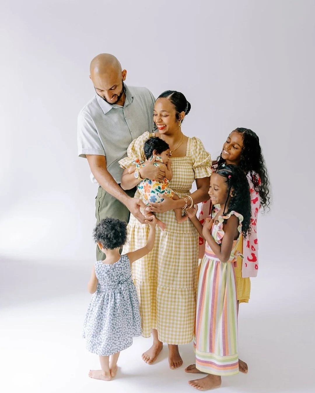 Family photos can make a great gift for the holidays! 

Repost: @withterrie

#repost #wtrcoolerstudio #wtrcooler #familyphotos #photographer #photography #photostudiorental #tampa #florida #tampaflorida