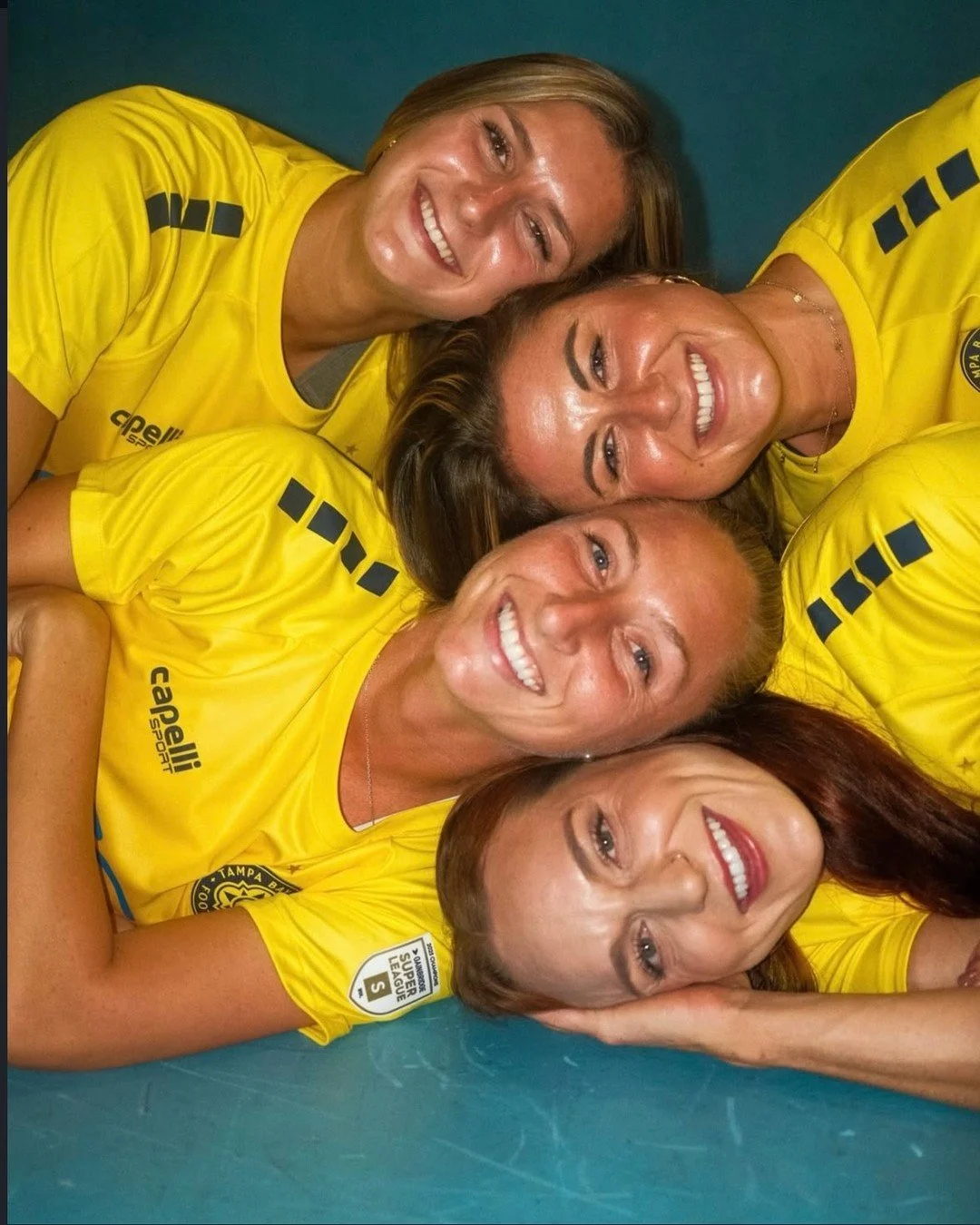 BTS of the @tampabaysunfc in the studio!

#repost #wtrcoolerstudio #wtrcooler #tampa #tampaflorida #florida #photographer #photography #tampabayunfc #photostudiorental