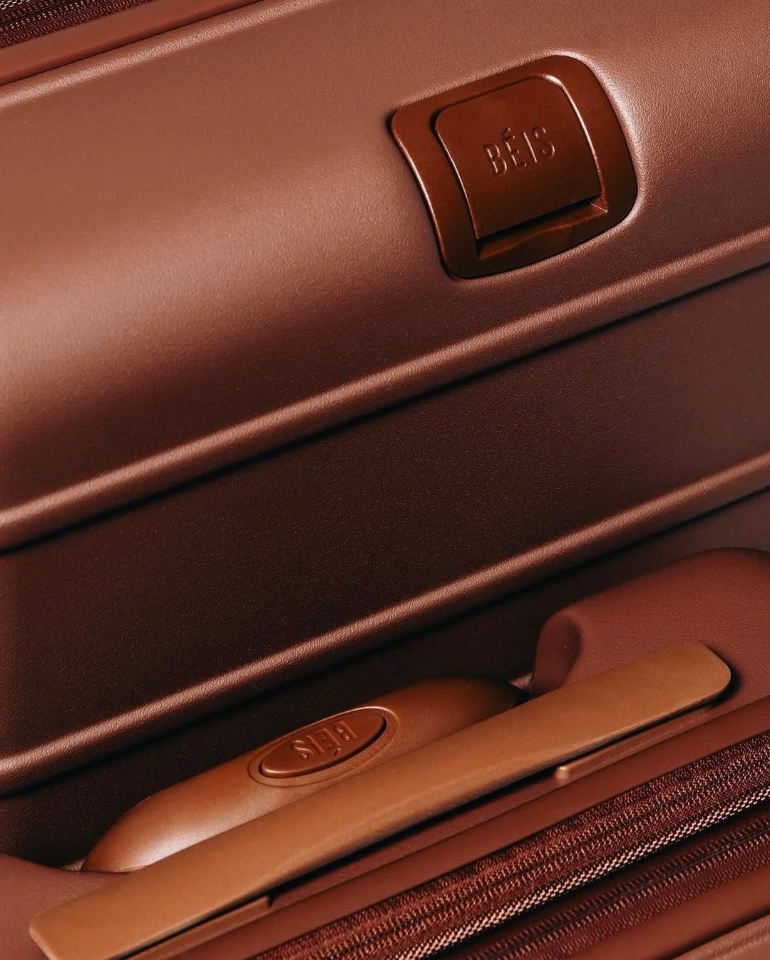 This week&rsquo;s midweek inspo is a reminder for everyone to start planning their summer vacay&rsquo;s booked!!!!

Repost of a spec done by @dreamyrealism for @beis

#wtrcoolerstudio #repost #tampaflorida #photography #photostudiorental