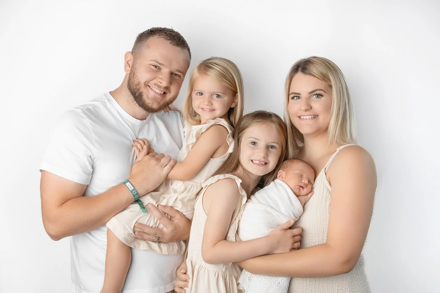 Welcoming their newest arrival to their family 🥰