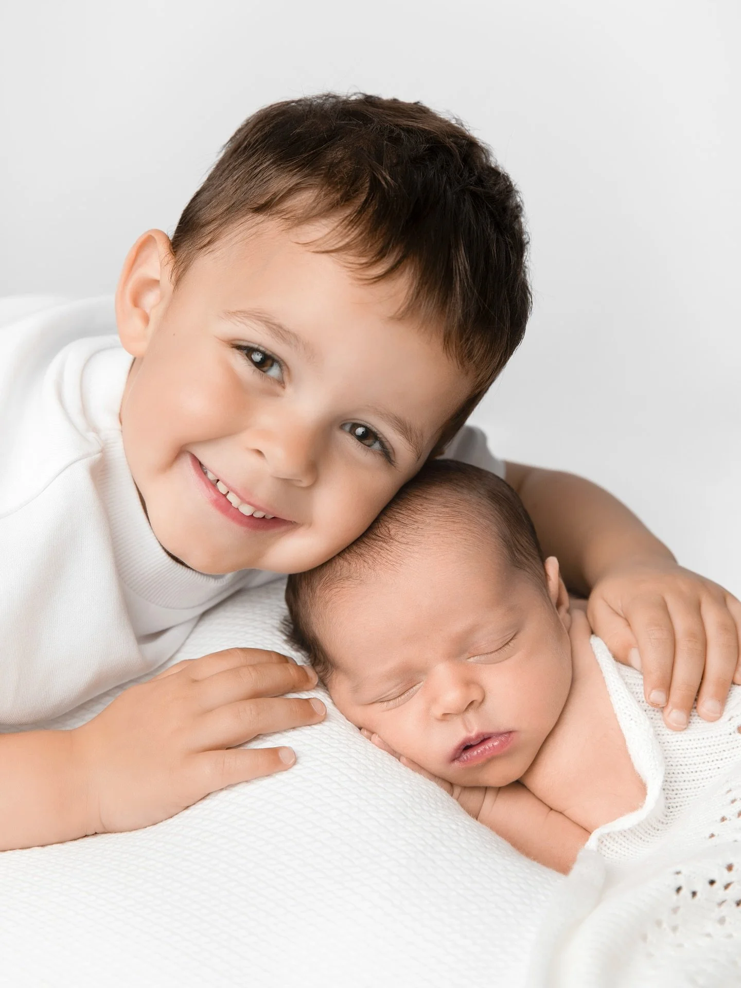 Elliot &amp; his new baby sister Erin 🥰 I photographed Elliot as a tiny newborn 3 years ago, he was the absolute cutest yesterday full of smiles &amp; I have some beautiful photos of them together. This past month I&rsquo;ve photographed so many ret