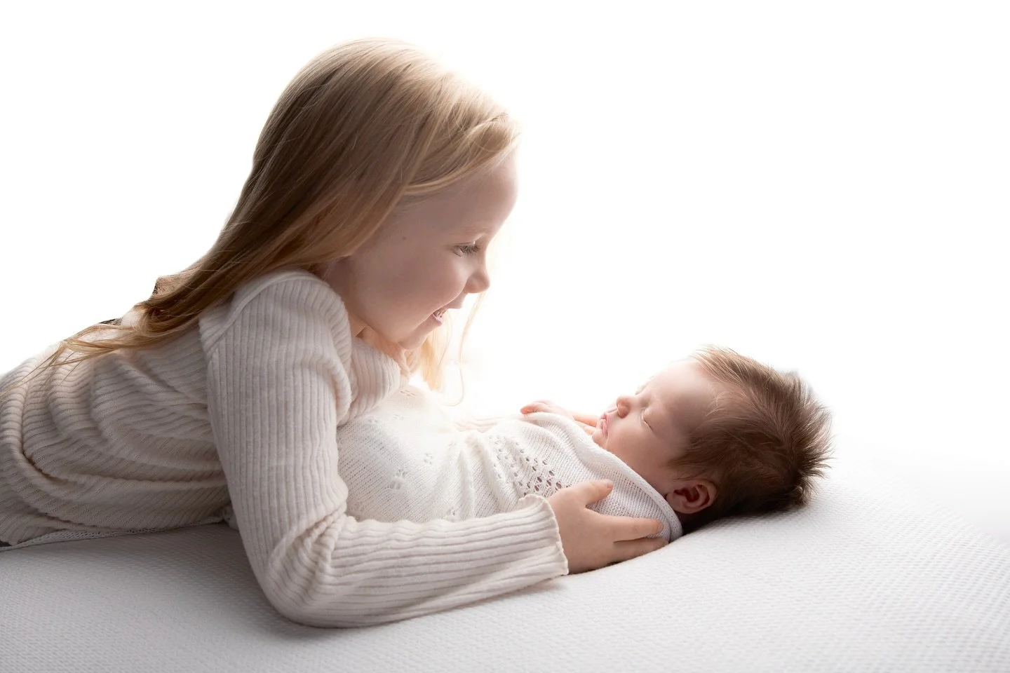 Sneak peek from one of my lovely sessions from last week with these 2 sisters , I can&rsquo;t wait to edit this gallery 😍 baby Noella had the best hair!!