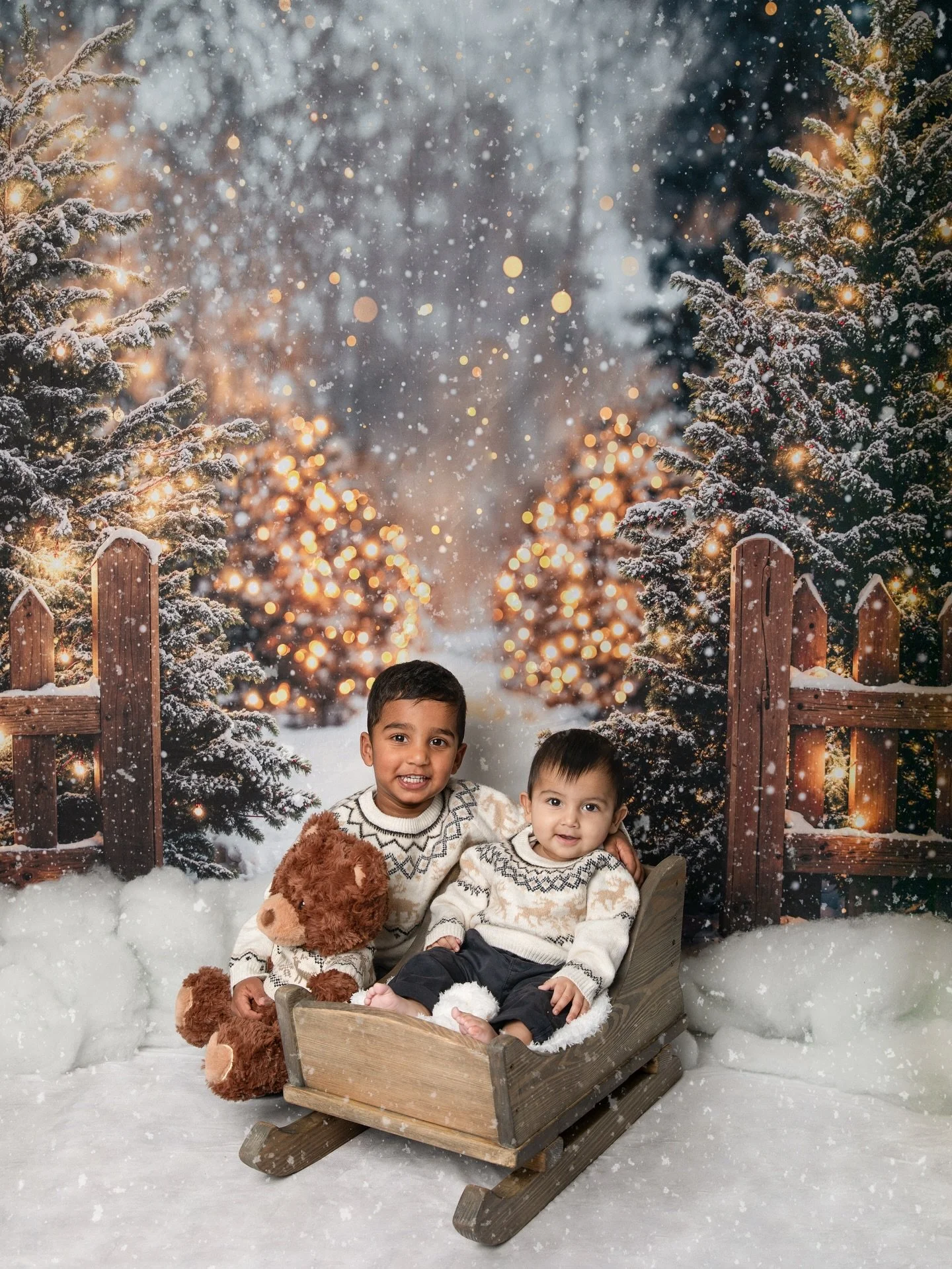 Some previews from day 1 chrismtss minis 🎄🎄🎄 love this year&rsquo;s backdrop!!! I have 4 final galleries finish today &amp; then I&rsquo;ll be up to date with everyone who has selected their favourites so far. Also just a note to say that Christma