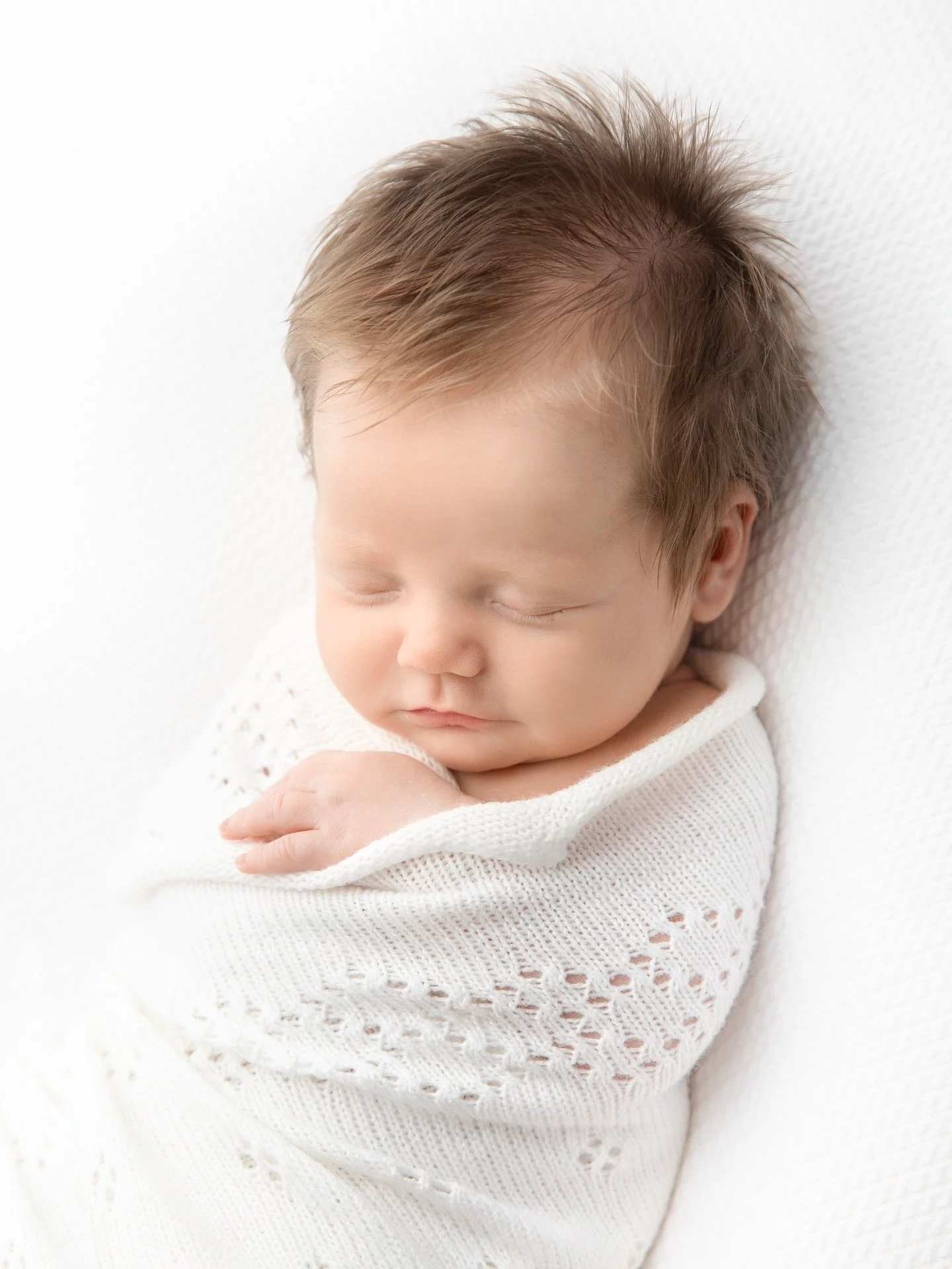 It&rsquo;s been a while since I&rsquo;ve posted any gorgeous little newborns, I&rsquo;ve been so busy with sessions &amp; Christmas editing, but I&rsquo;ve just sent a lovely gallery for this little lady from her newborn session last month &amp; thou