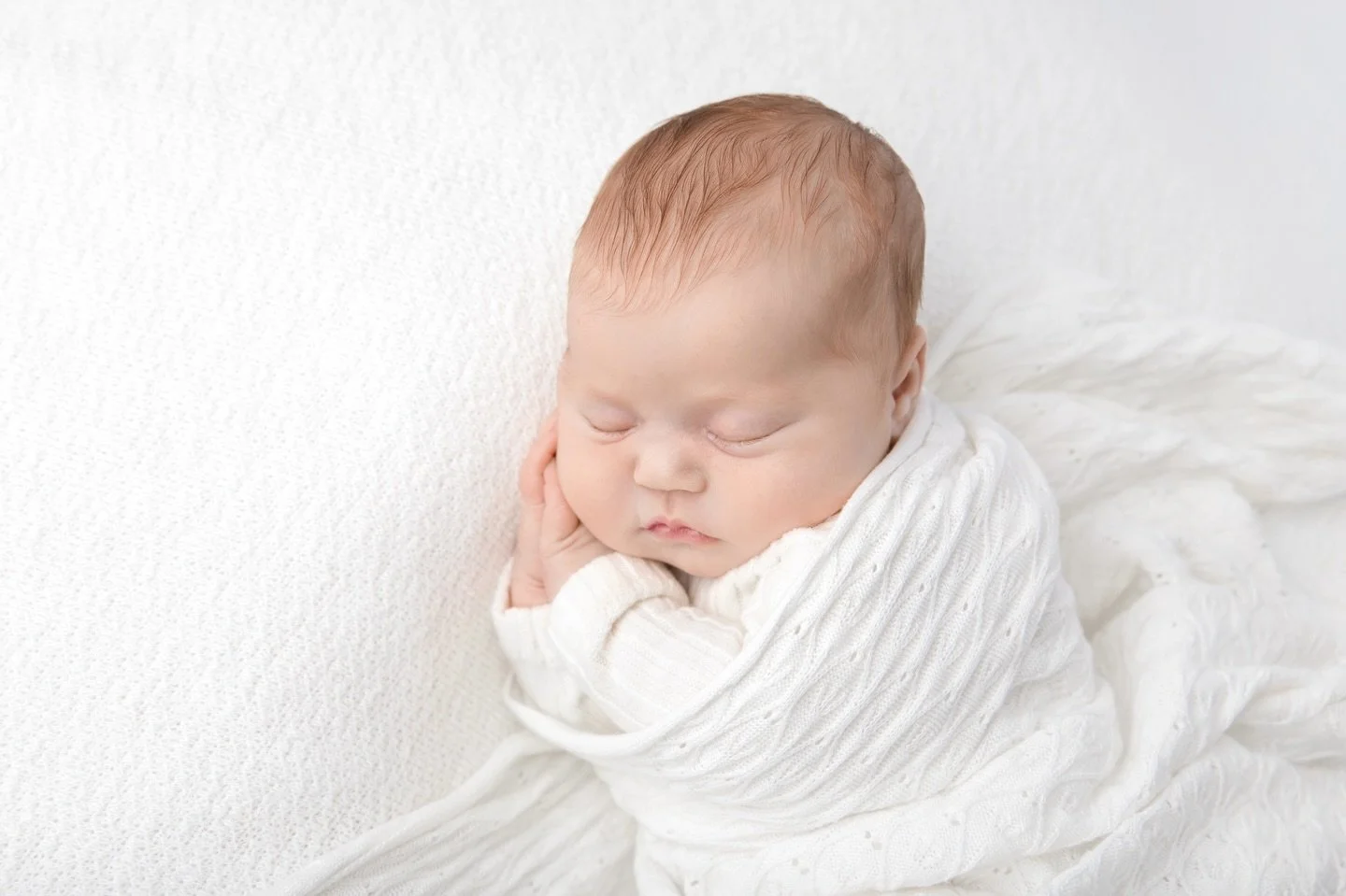 My first newborn session of 2026 was with little Poppy who was so dreamy &amp; has the most adorable cheeks I&rsquo;ve ever seen. It was so nice to be back today with 2 newborn sessions after a couple of weeks off. Editing also resumes today so if yo