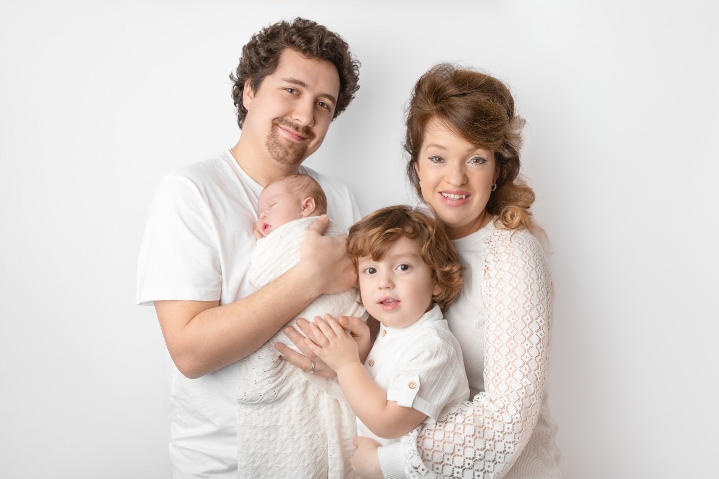 Family photos to treasure forever 🤍 parent &amp; sibling photos are included in all of my newborn sessions, I love just this photo from my first newborn session of 2026. In January I&rsquo;ve photographed 16 lovely little newborns &amp; their famili