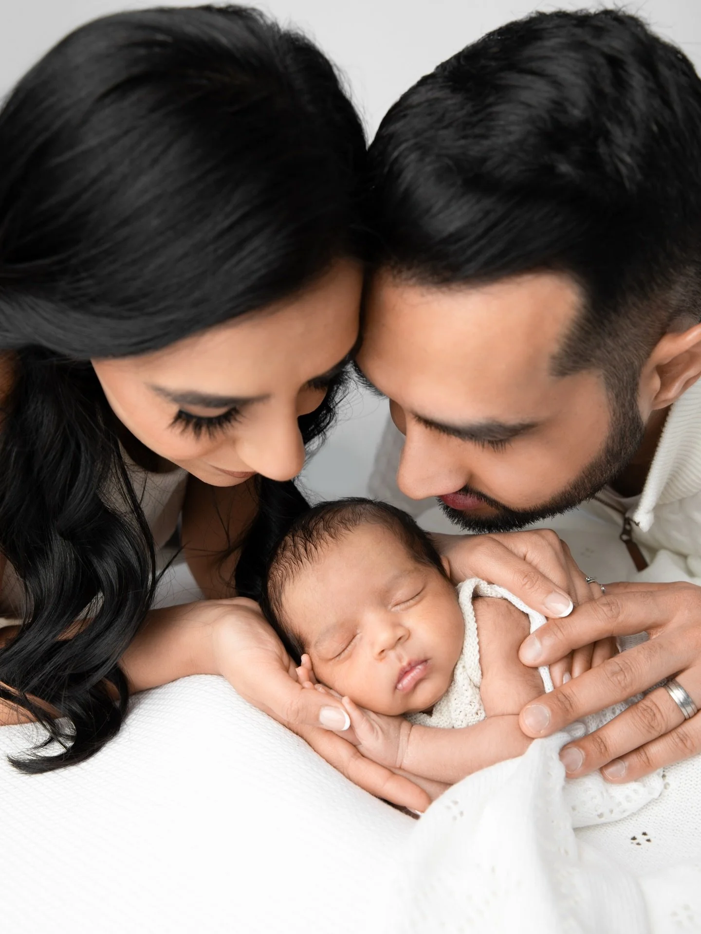 I captured this lovely family a few weeks ago,  absolutely love these photos, their whole gallery is just lovely 🤍