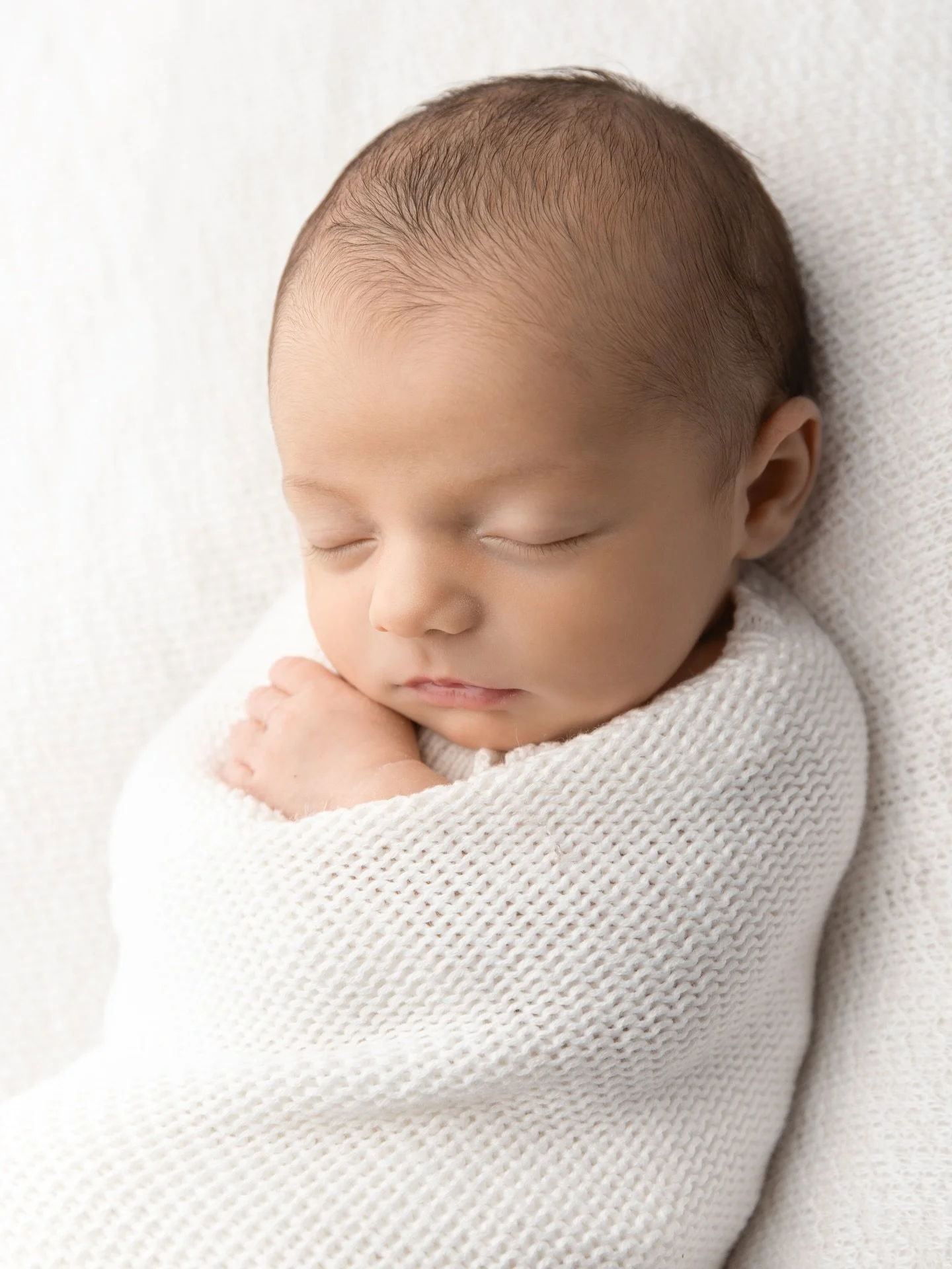 I sent the sweetest gallery for little Matilda over the weekend, love every photo in her gallery. Which ones your fav here, with or without hands?