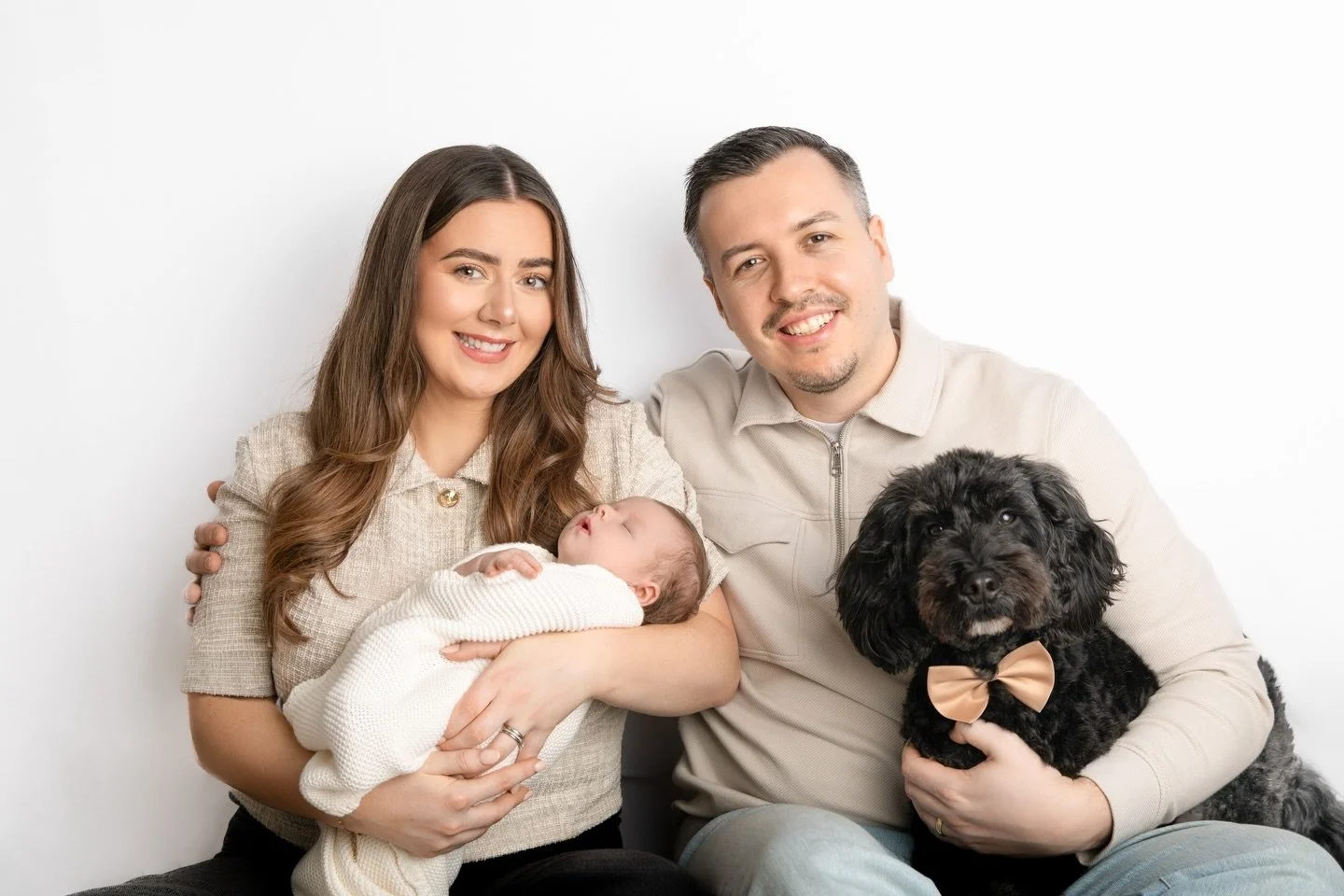 In home sessions are perfect, especially during those first couple of weeks when you&rsquo;re in your newborn baby bubble. I bring a small set up to you so you&rsquo;re able to enjoy your session in the comfort of your own home, with everthing you ne