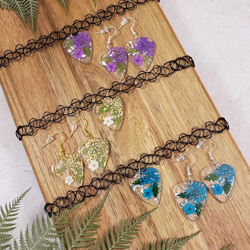 Custom Resin Flower Guitar Pick Choker Necklace and Earrings —  TwoPartTreasures - Main Image