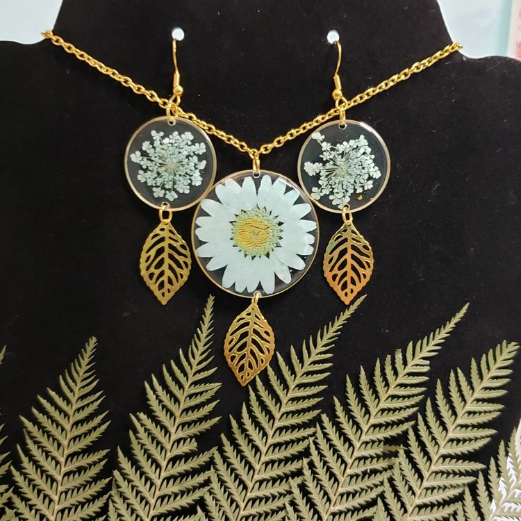 Custom circle and leaf Real Flower Earrings / necklace
