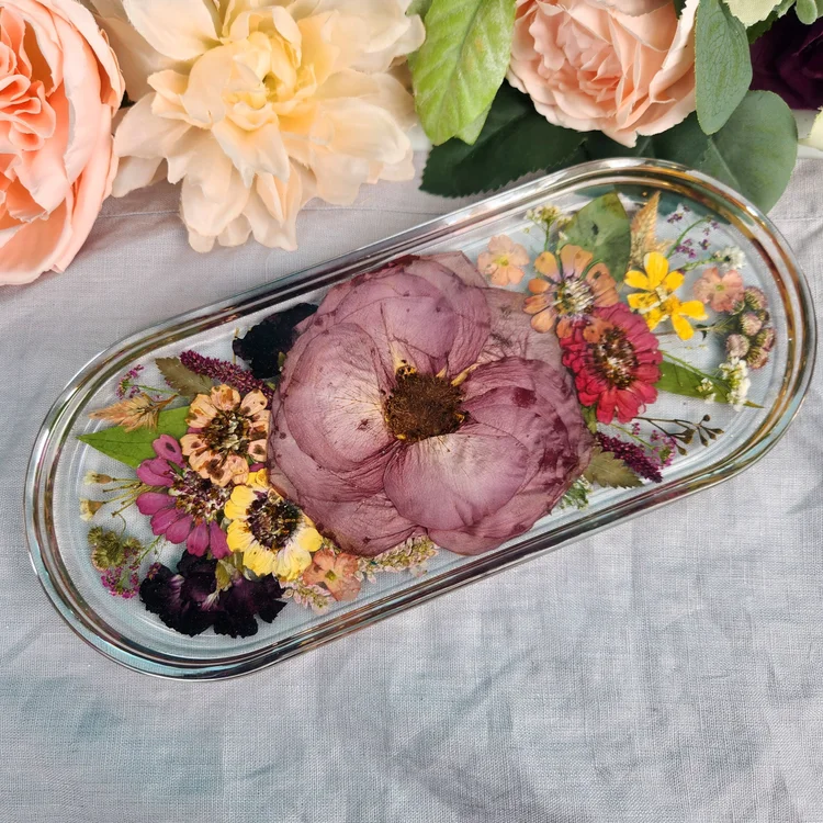 Real Flower Resin Trinket Tray | Handmade Jewelry Dish | floral ring holder