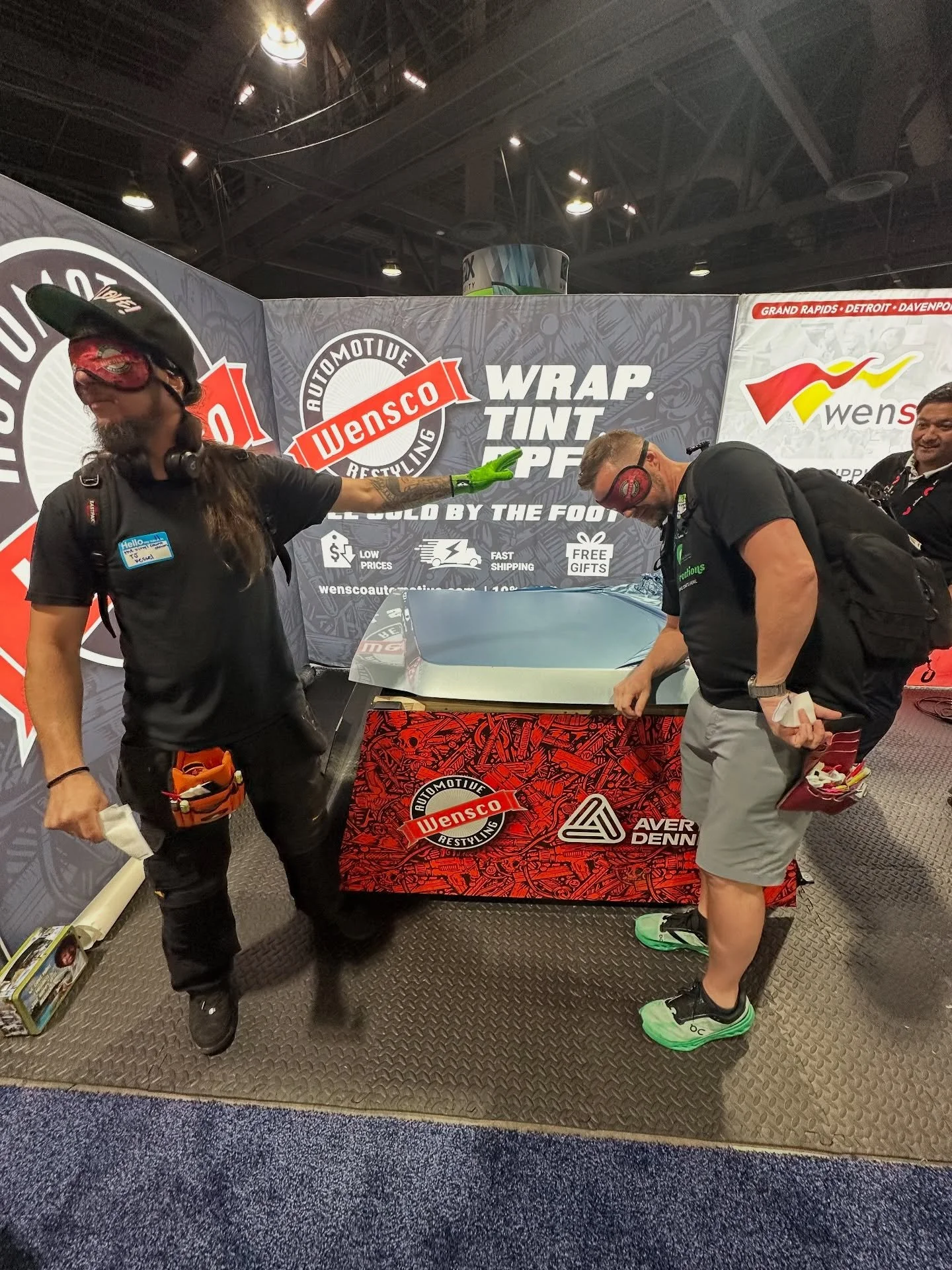 By far the funliest challenge ever! Blind knifeless wrap channeling the inner chi mastery&rsquo;s 🏴&zwj;☠️ #wrapscon #wrapolympics #wenesco #gpx #alchemywraps #alchemist