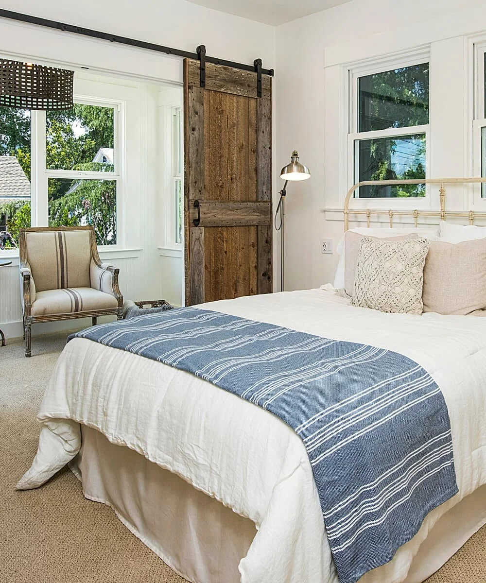 Church_Bedroom-01.jpg