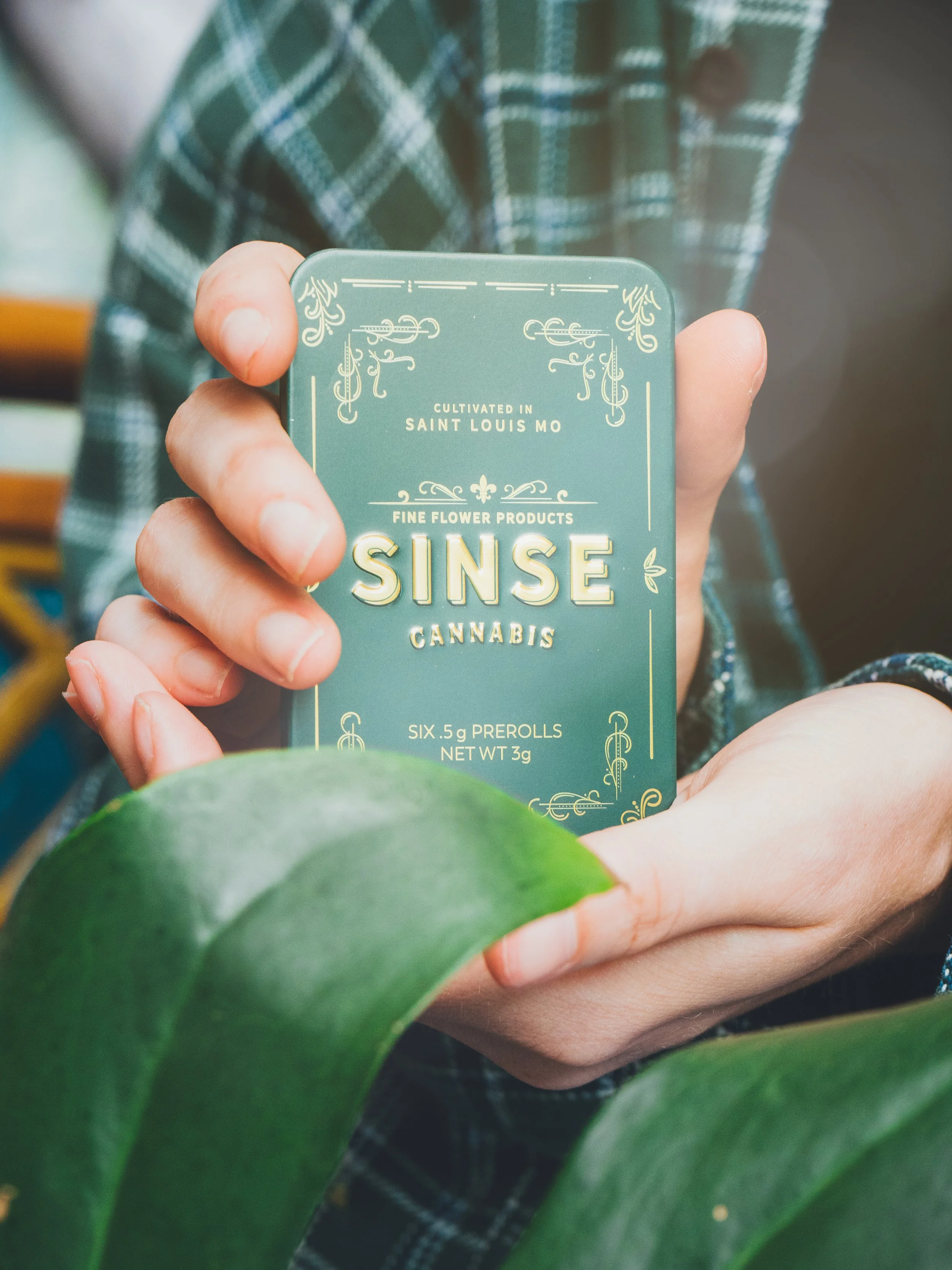 Kansas City Cannabis Photography, Missouri Cannabis Photography, Product Photographer, Commercial Photographer, Creative Agency, Kansas City Photographer, Missouri Photographer, Lifestyle Photographer in Kansas City. Sinse Cannabis. 