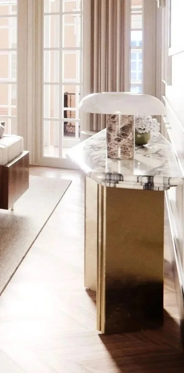 Proyecto de interiorismo en el corazón del distrito de moda de Madrid, resguardado por un edificio neoclásico.