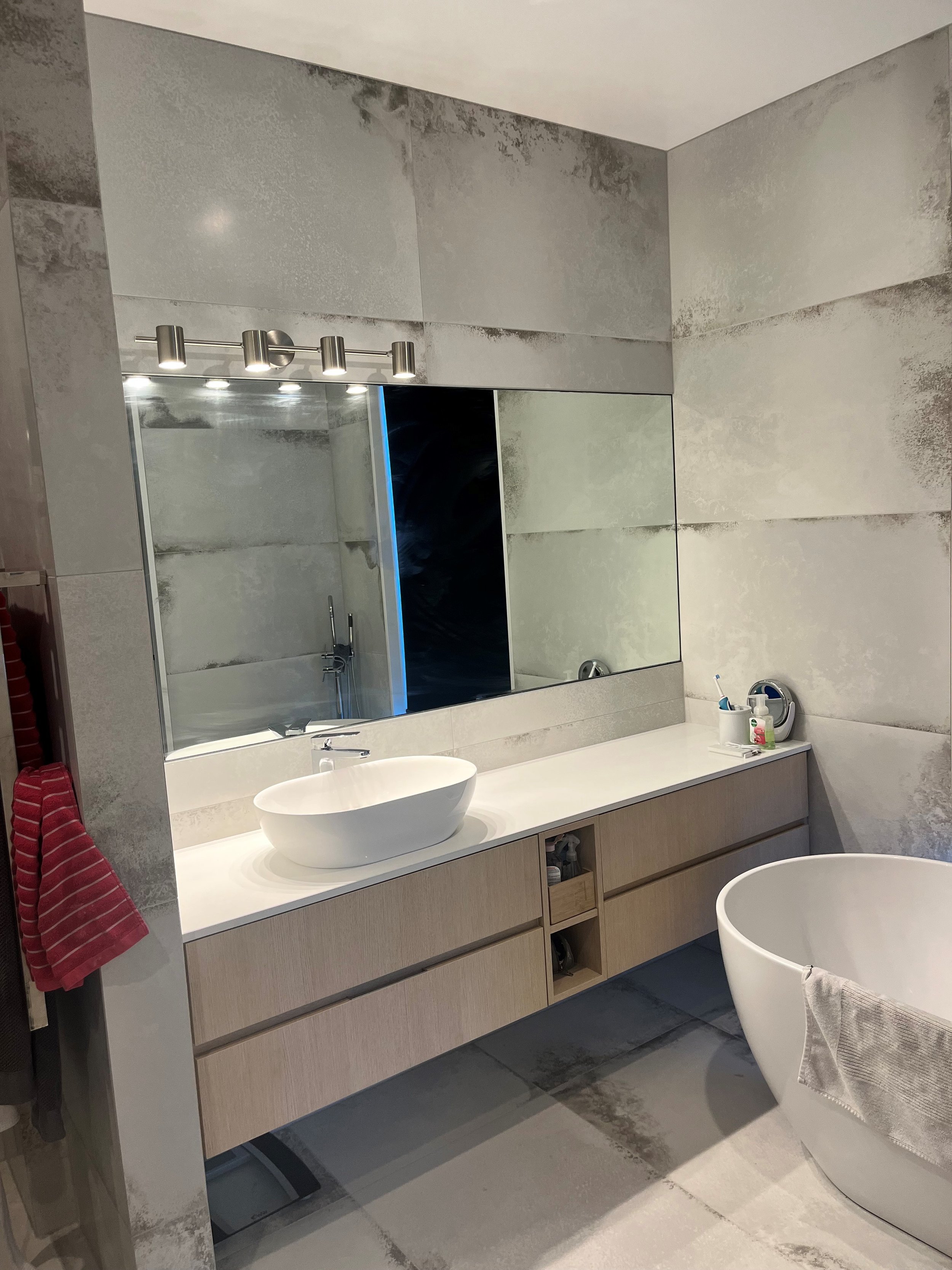 Weka Mirror 1.jpg