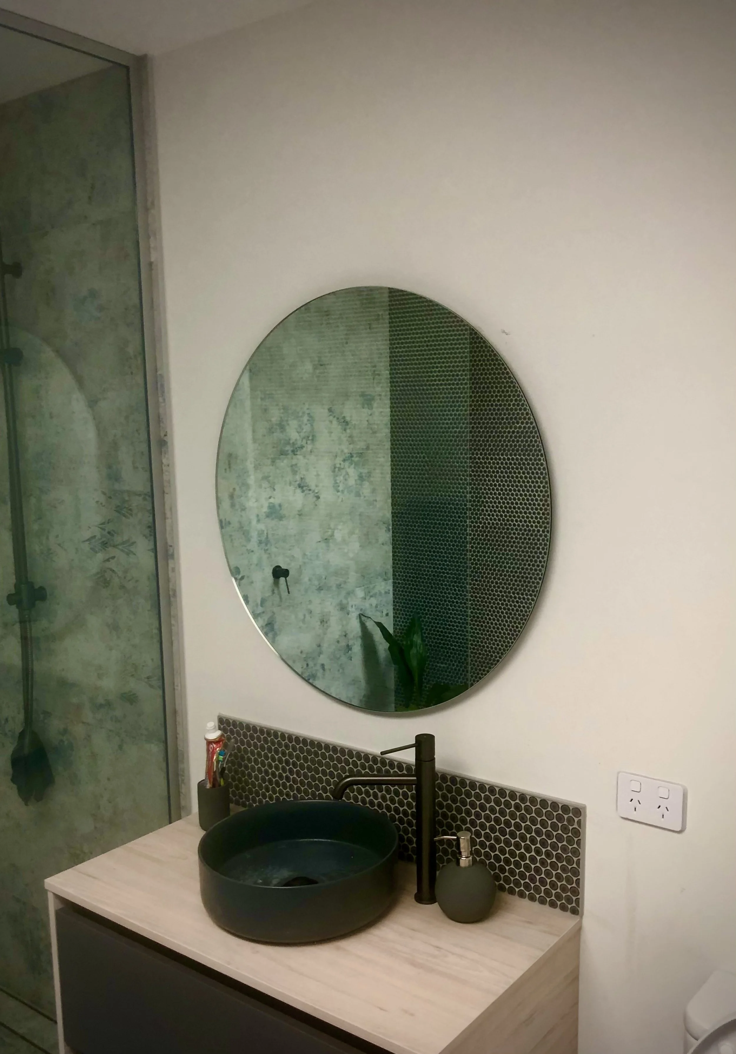 Mirror LED light 4.jpg