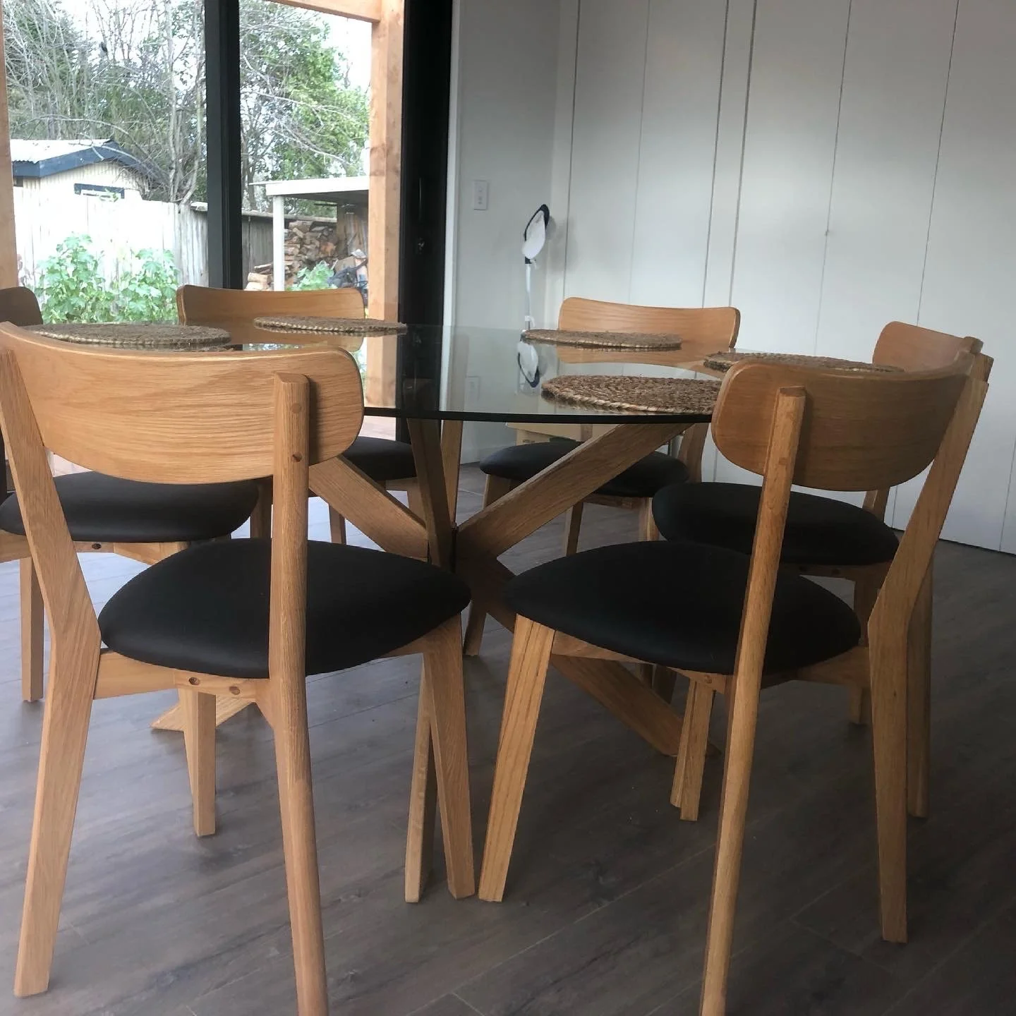 Glass table oak legs 8.JPG