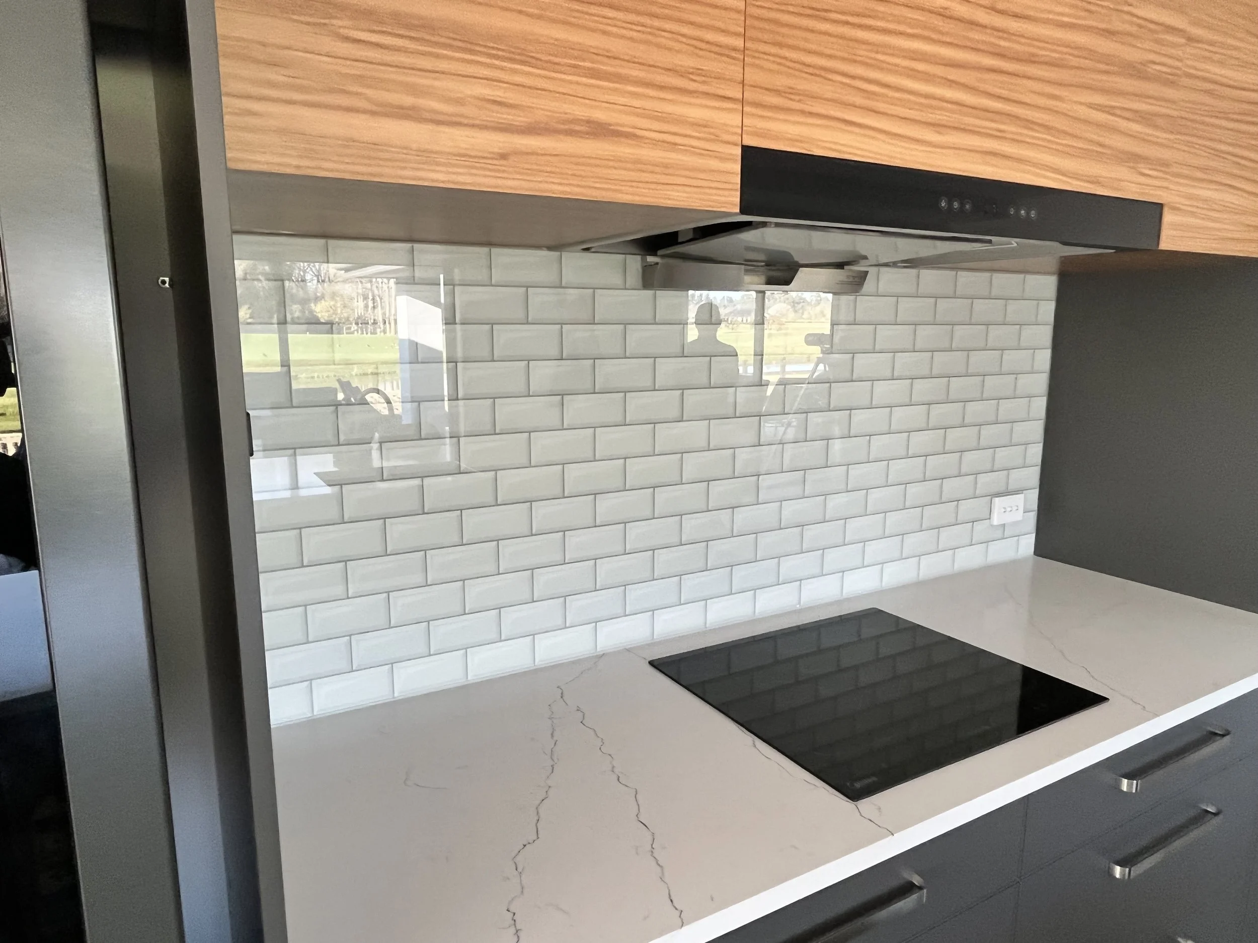 Subway tile Glass Splash back.JPG